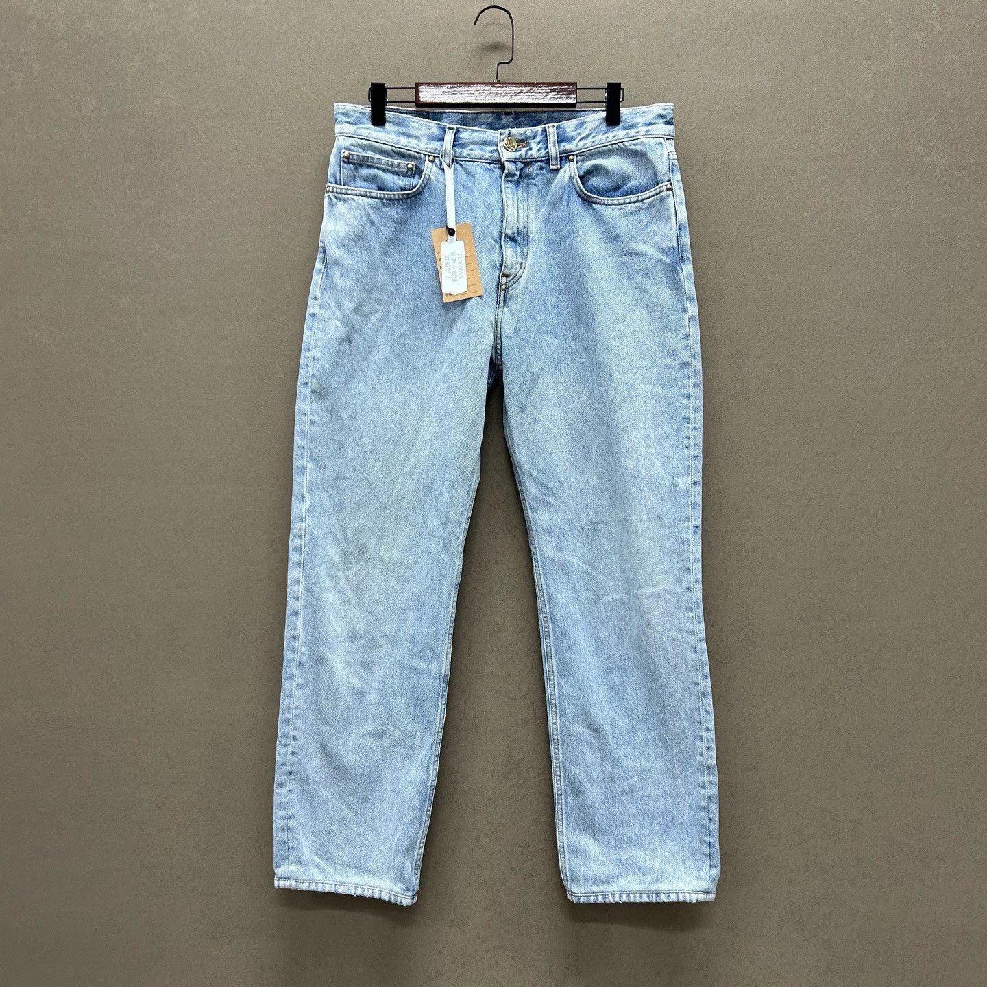 Louis Vuitton Louis Vuitton Light Wash Denim Jeans Size 32 Size US 32 / EU 48 - 2 Thumbnail