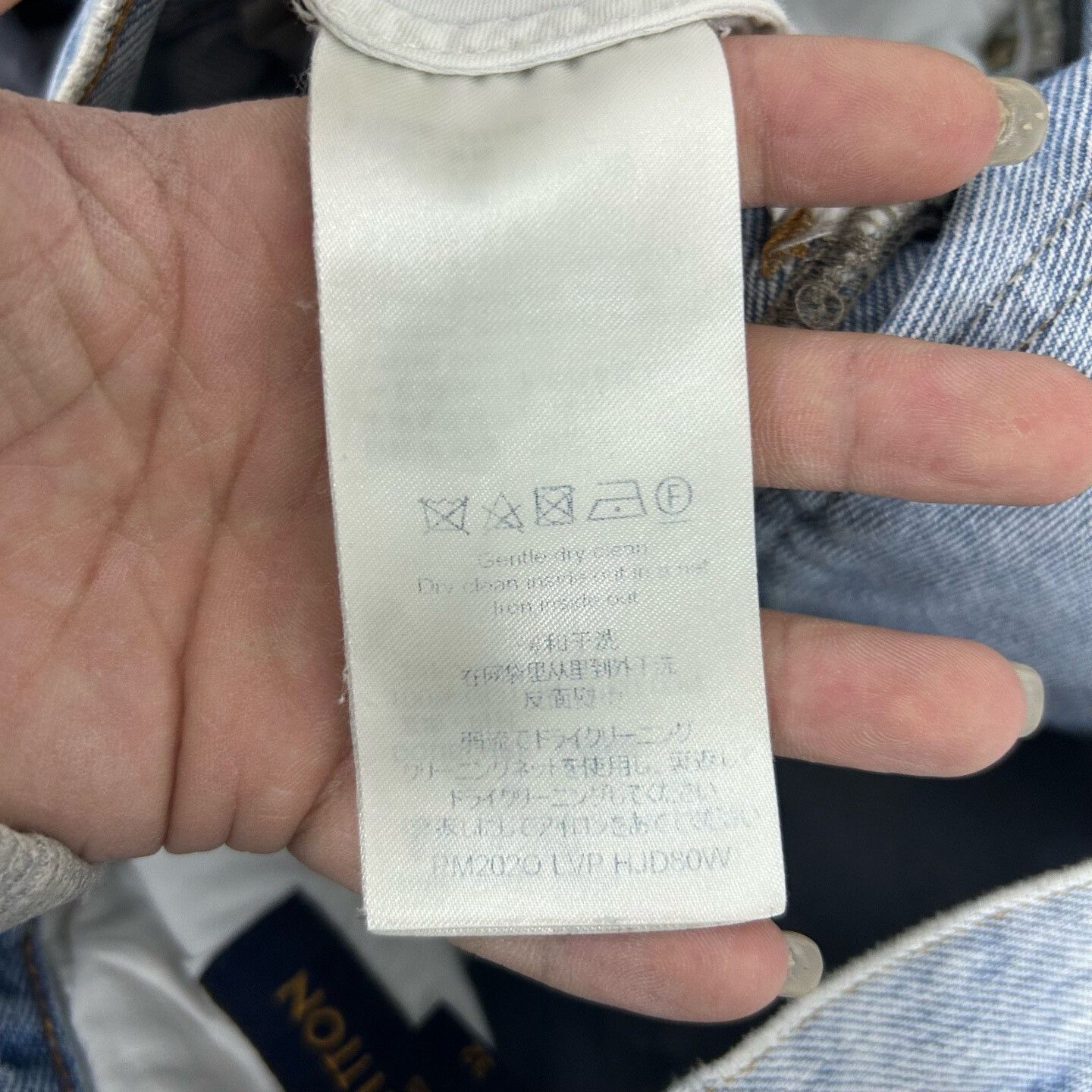 Louis Vuitton Louis Vuitton Light Wash Denim Jeans Size 32 Size US 32 / EU 48 - 6 Thumbnail