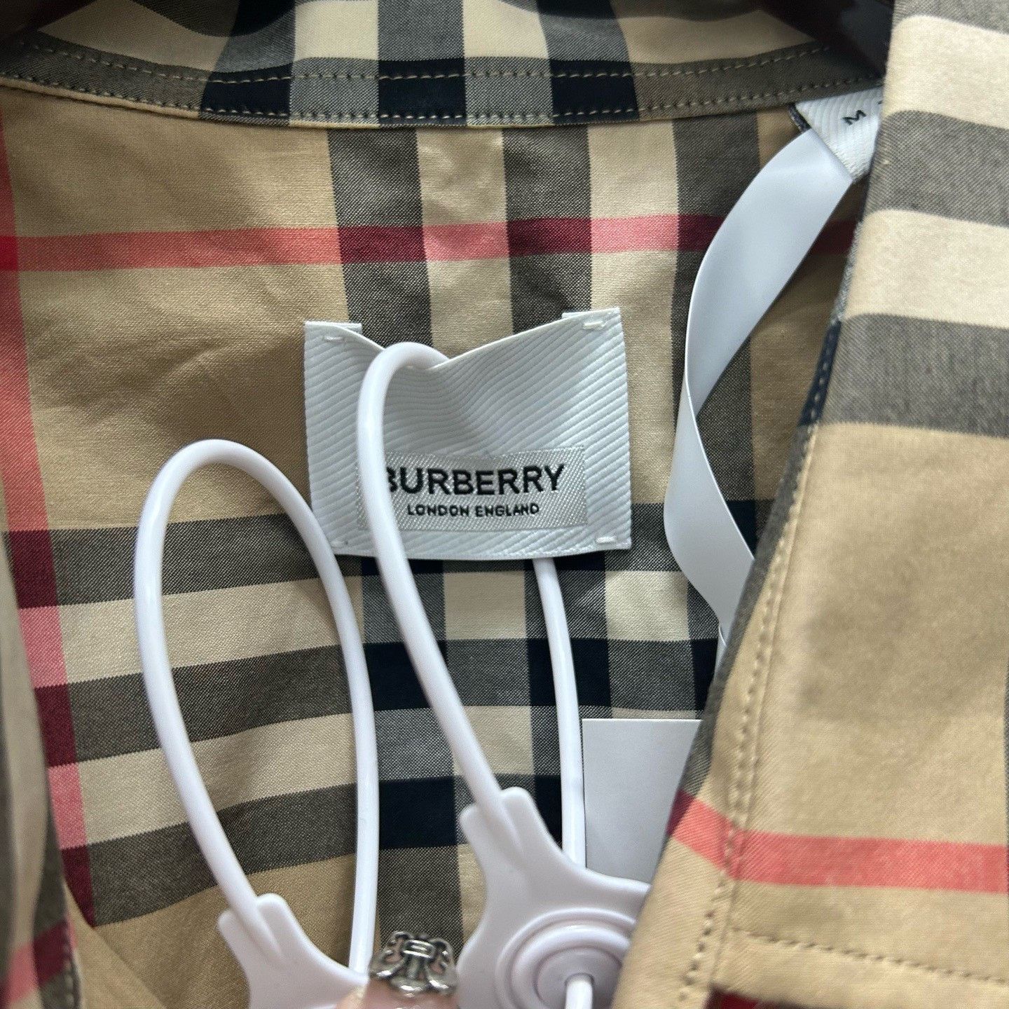 Burberry Burberry Classic Check Button Up Shirt Size M Size US M / EU 48-50 / 2 - 4 Thumbnail