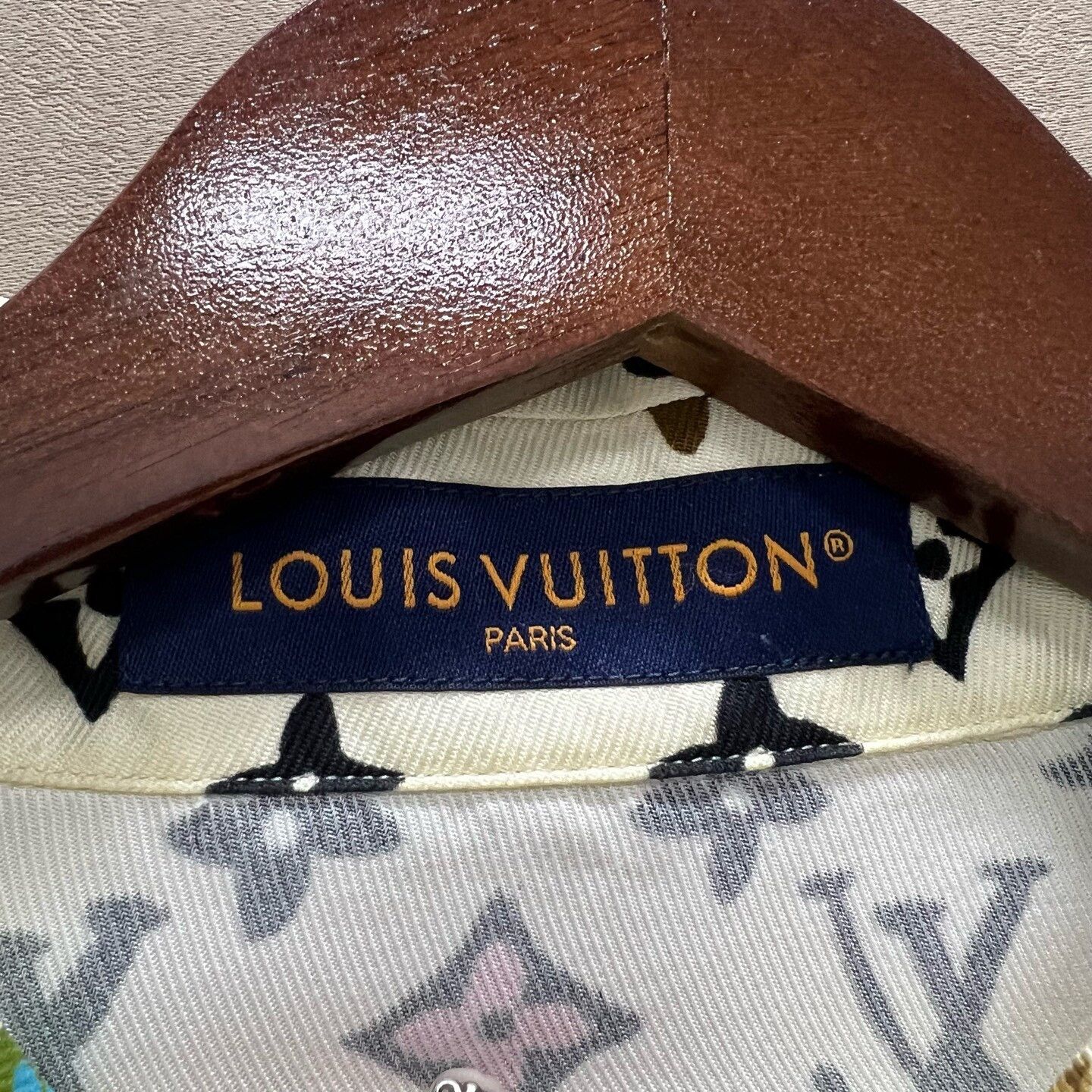 Louis Vuitton Louis Vuitton Monogram Silk Shirt Size L Size US L / EU 52-54 / 3 - 4 Thumbnail