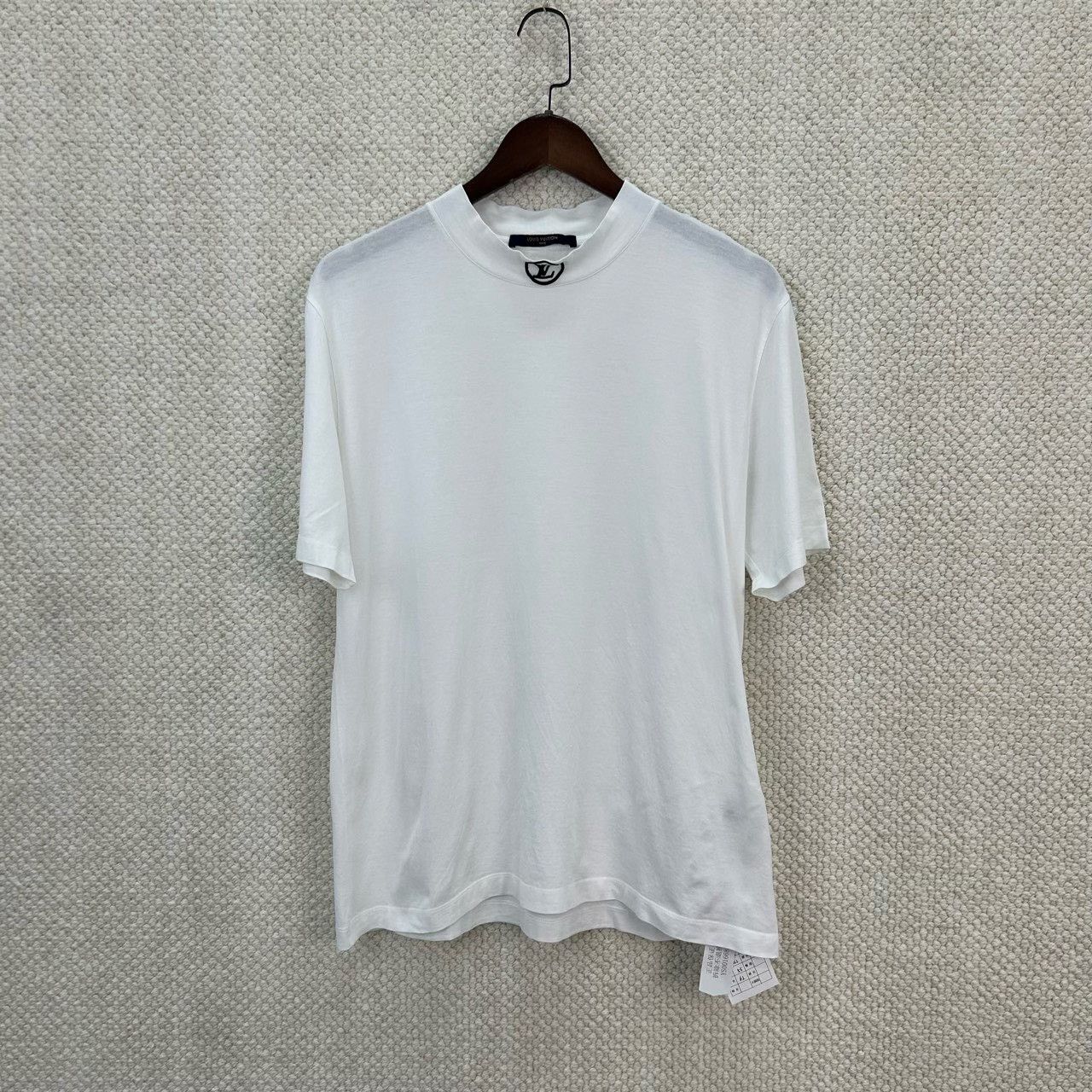Louis Vuitton Louis Vuitton Logo Collar Short Sleeve T-Shirt Size M Size US M / EU 48-50 / 2 - 2 Thumbnail