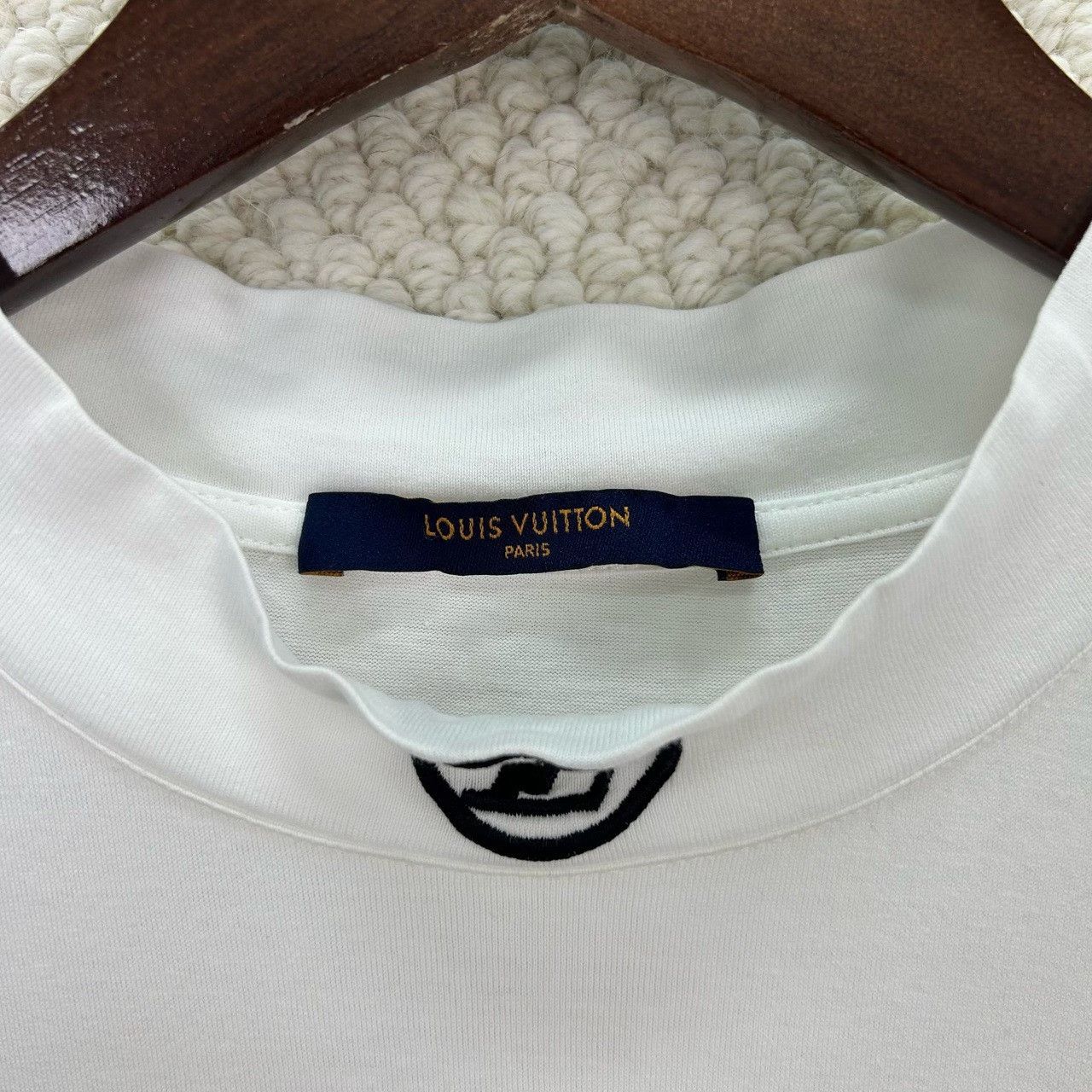 Louis Vuitton Louis Vuitton Logo Collar Short Sleeve T-Shirt Size M Size US M / EU 48-50 / 2 - 4 Thumbnail