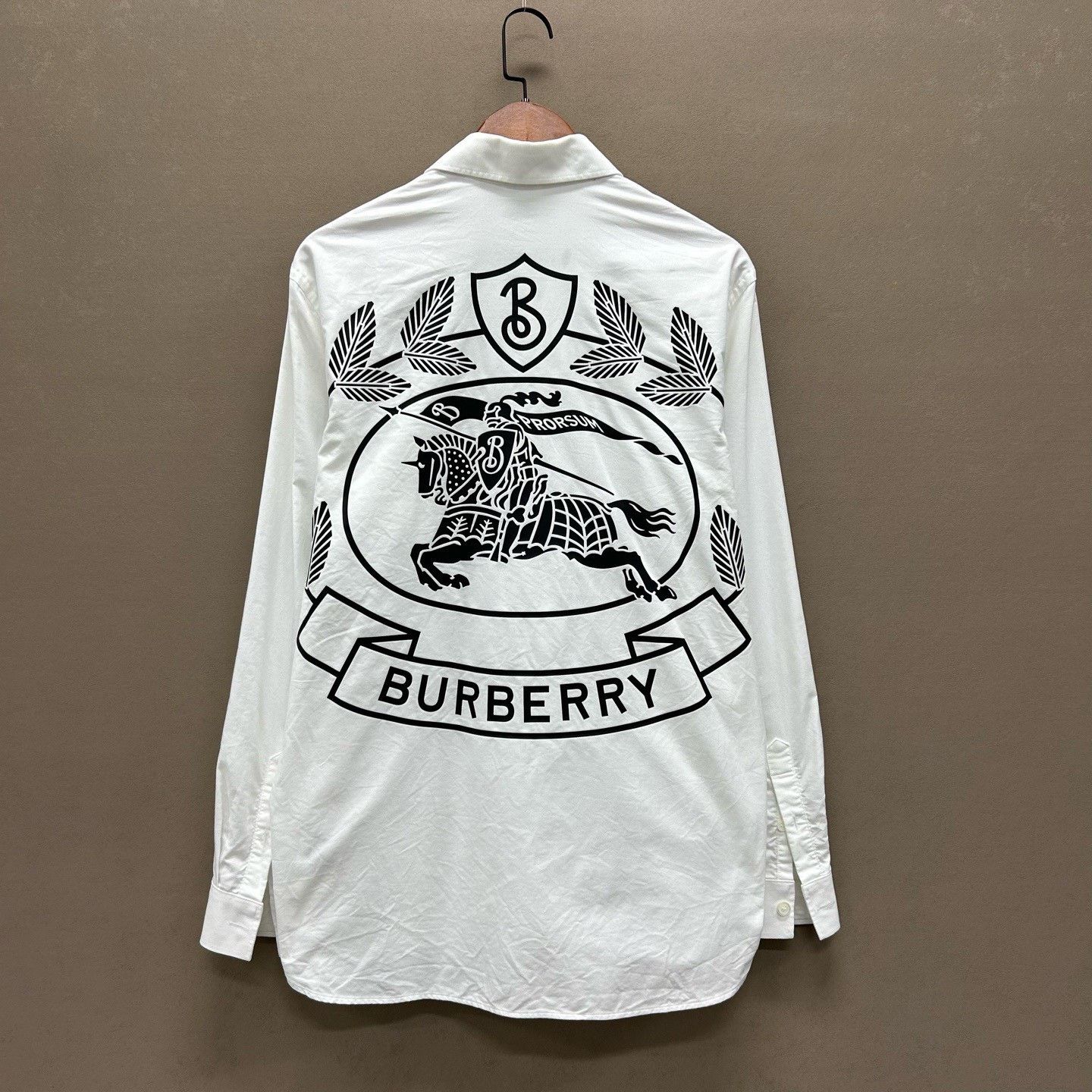 Burberry Burberry Equestrian Knight Graphic Shirt Size L Size US L / EU 52-54 / 3 - 3 Thumbnail