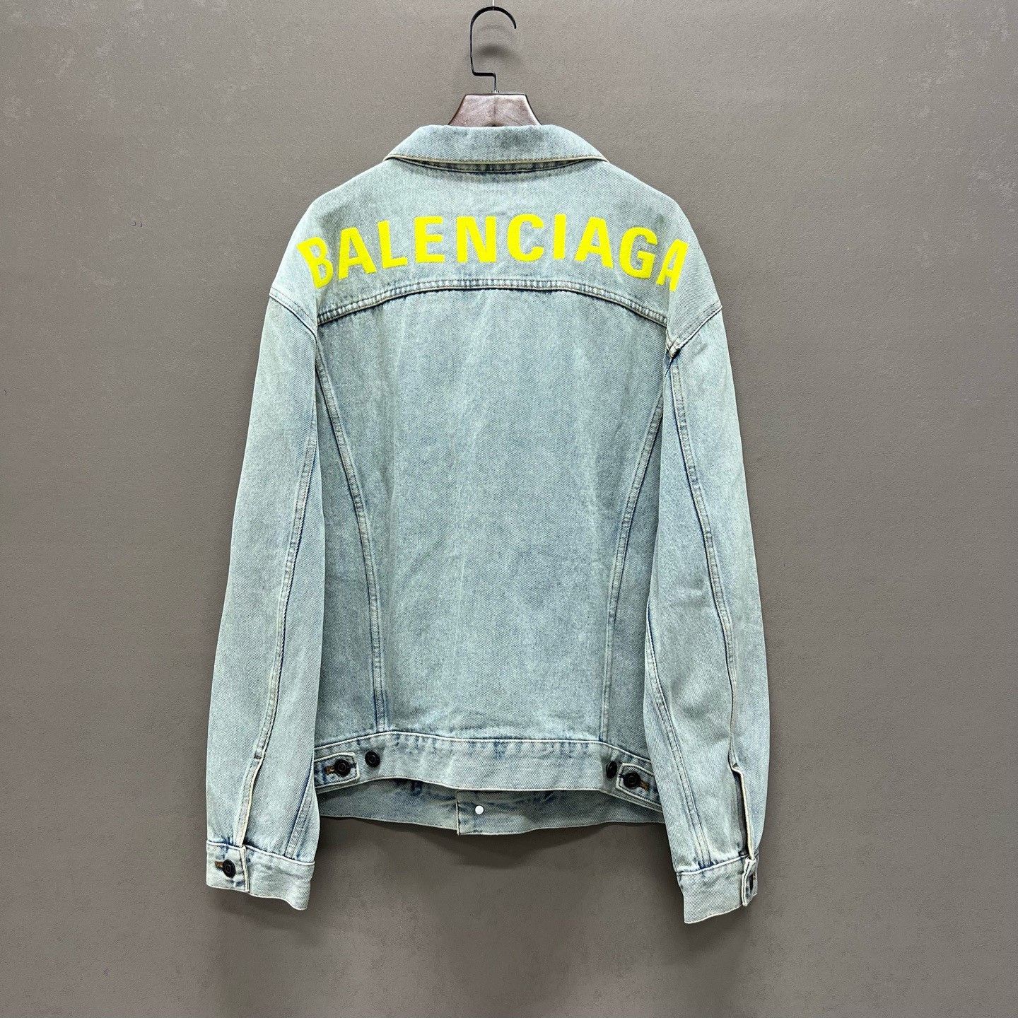 Balenciaga Balenciaga Neon Logo Denim Jacket Size M Size US M / EU 48-50 / 2 - 3 Thumbnail