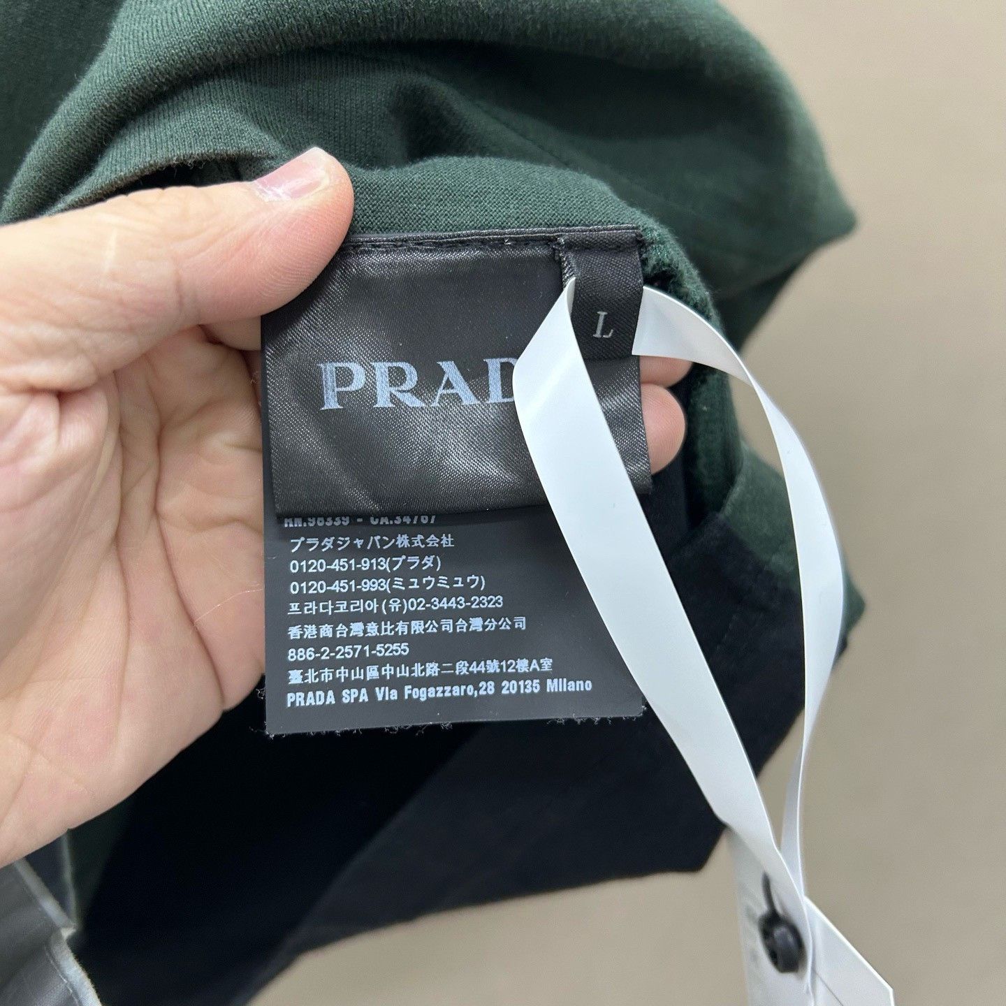 Prada Prada Graphic Print Contrast T-Shirt Size L Size US L / EU 52-54 / 3 - 5 Thumbnail