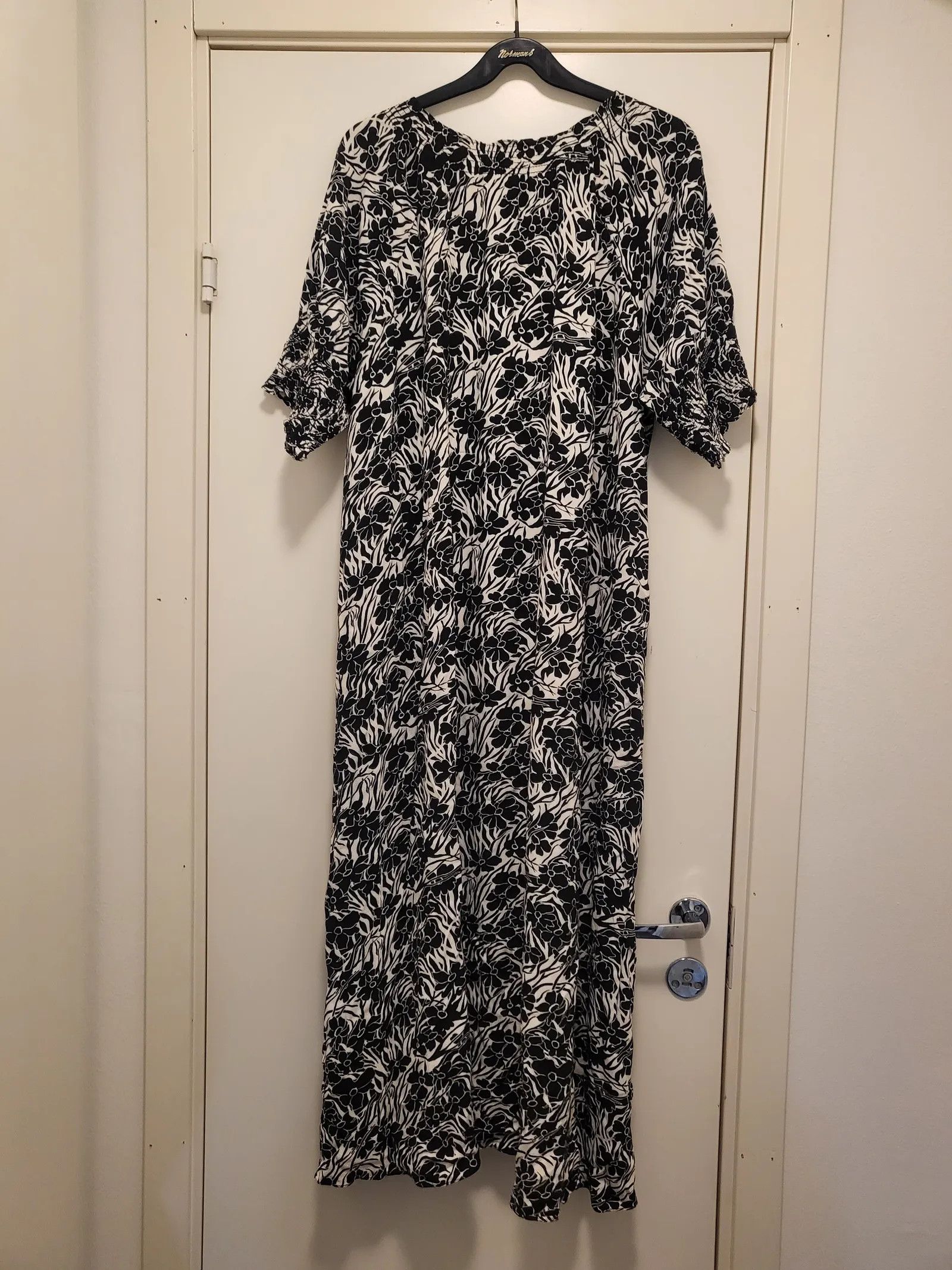 Arket Arket Printed Maxi Dress Size XS / US 0-2 / IT 36-38 - 4 Thumbnail