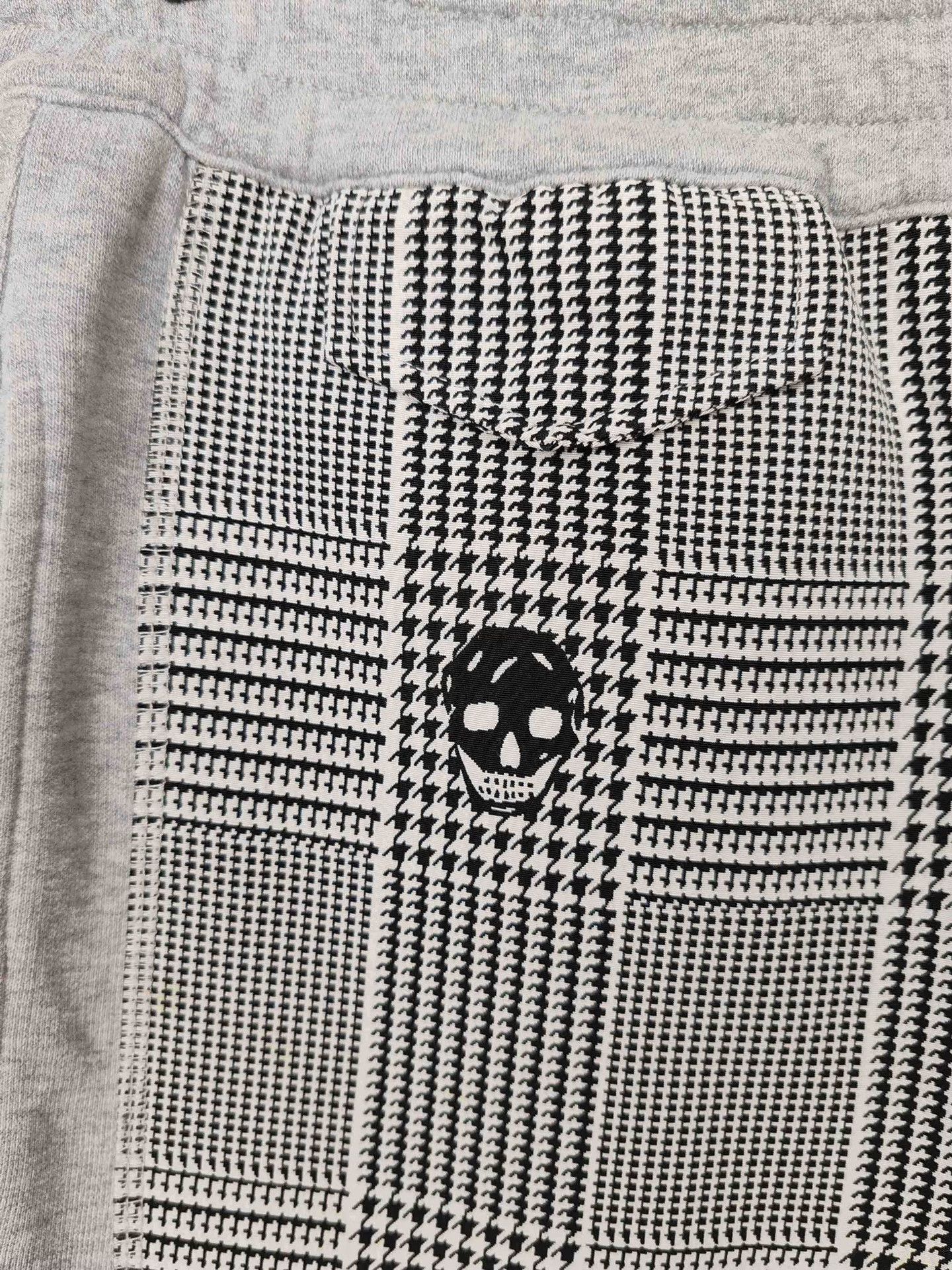 Alexander McQueen Alexander McQueen Plaid Skull Sweatpants Size S Size US 30 / EU 46 - 5 Thumbnail