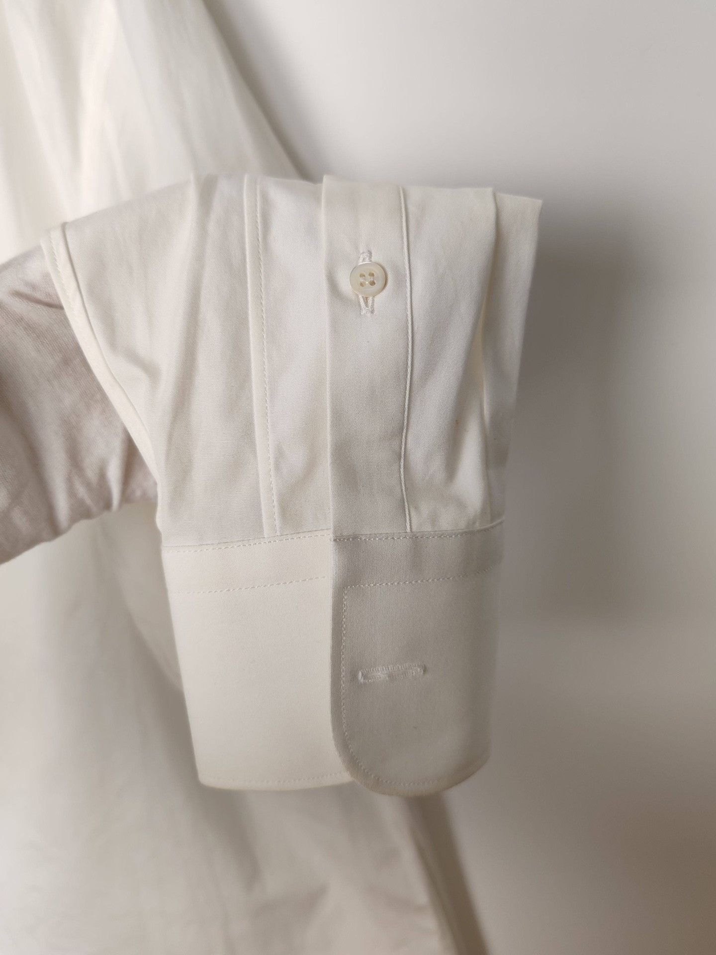Alexander McQueen Alexander McQueen Butterfly Embroidered Shirt Size M Size US M / EU 48-50 / 2 - 7 Thumbnail