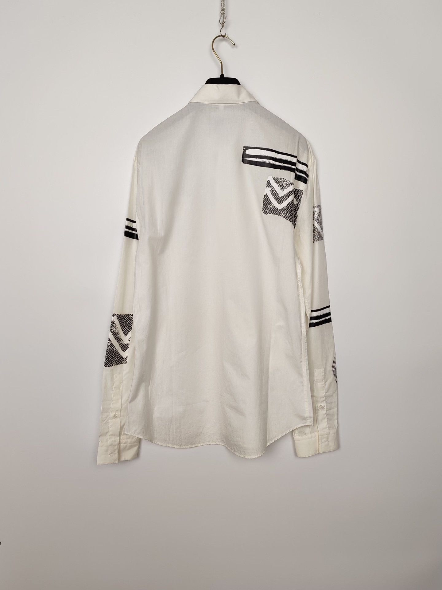 Alexander McQueen Alexander McQueen Swallow Print Button Up Shirt Size 48 Size US M / EU 48-50 / 2 - 3 Thumbnail