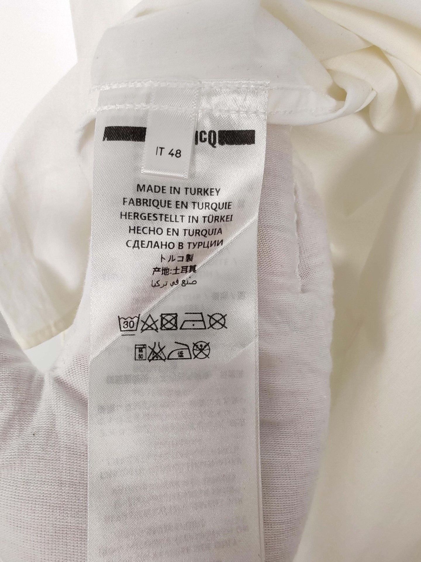 Alexander McQueen Alexander McQueen Swallow Print Button Up Shirt Size 48 Size US M / EU 48-50 / 2 - 7 Thumbnail