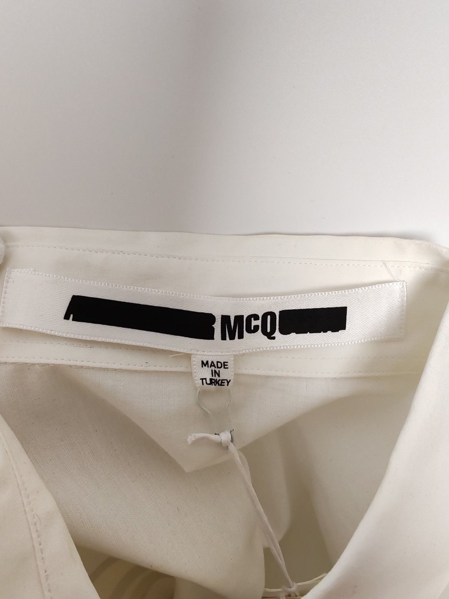 Alexander McQueen Alexander McQueen Swallow Print Button Up Shirt Size 48 Size US M / EU 48-50 / 2 - 4 Thumbnail