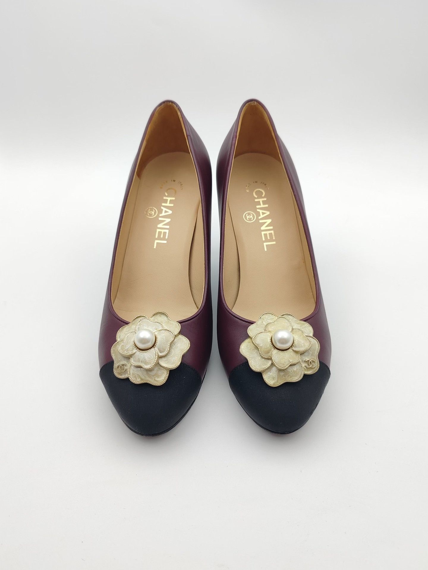Chanel Chanel Camellia Leather Heels Size 36.5 Size US 6.5 / IT 36.5 - 5 Thumbnail