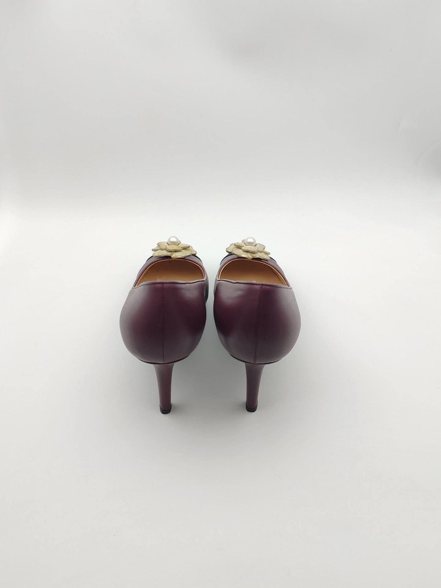 Chanel Chanel Camellia Leather Heels Size 36.5 Size US 6.5 / IT 36.5 - 6 Thumbnail