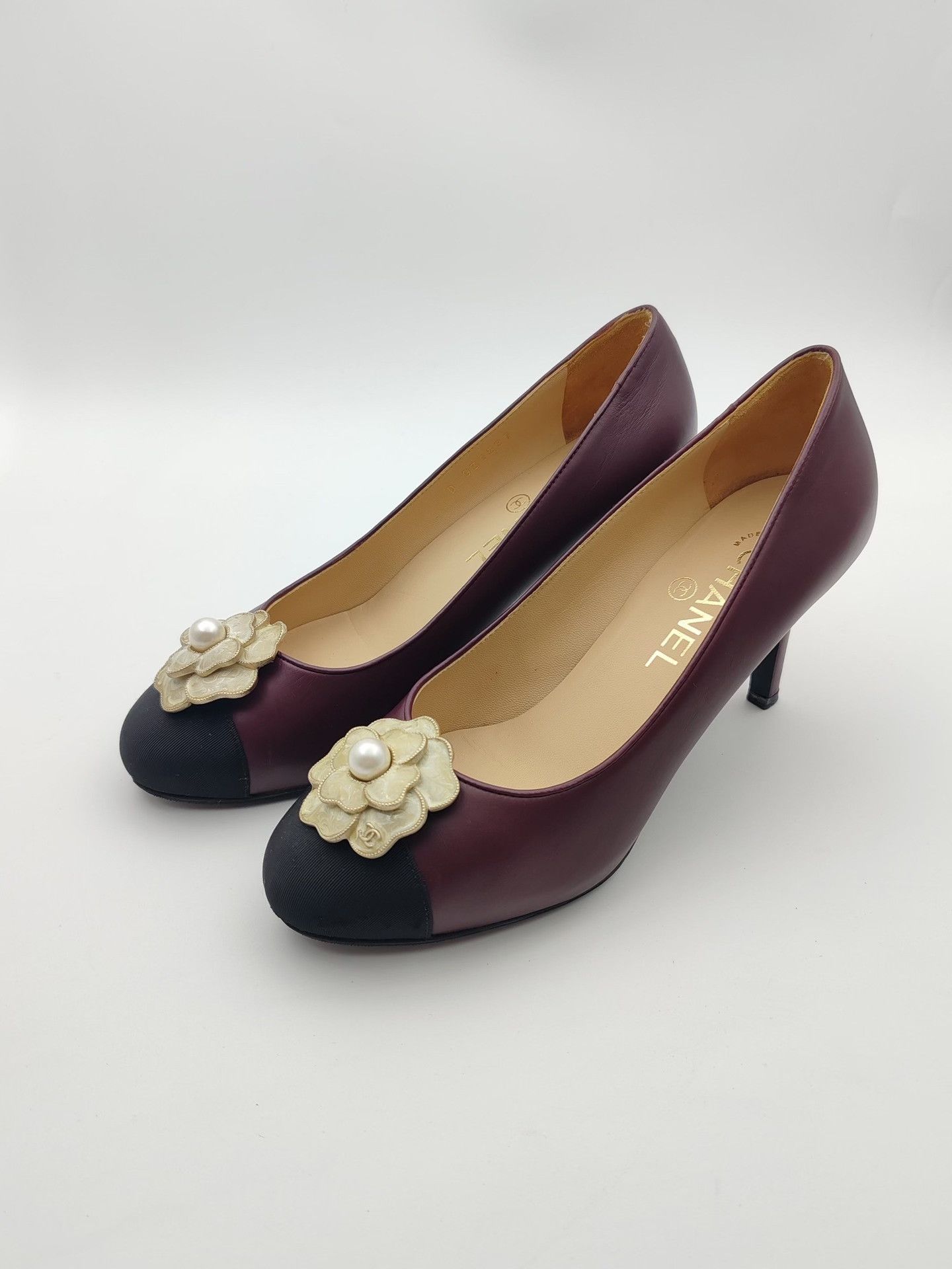 Chanel Chanel Camellia Leather Heels Size 36.5 Size US 6.5 / IT 36.5 - 2 Thumbnail