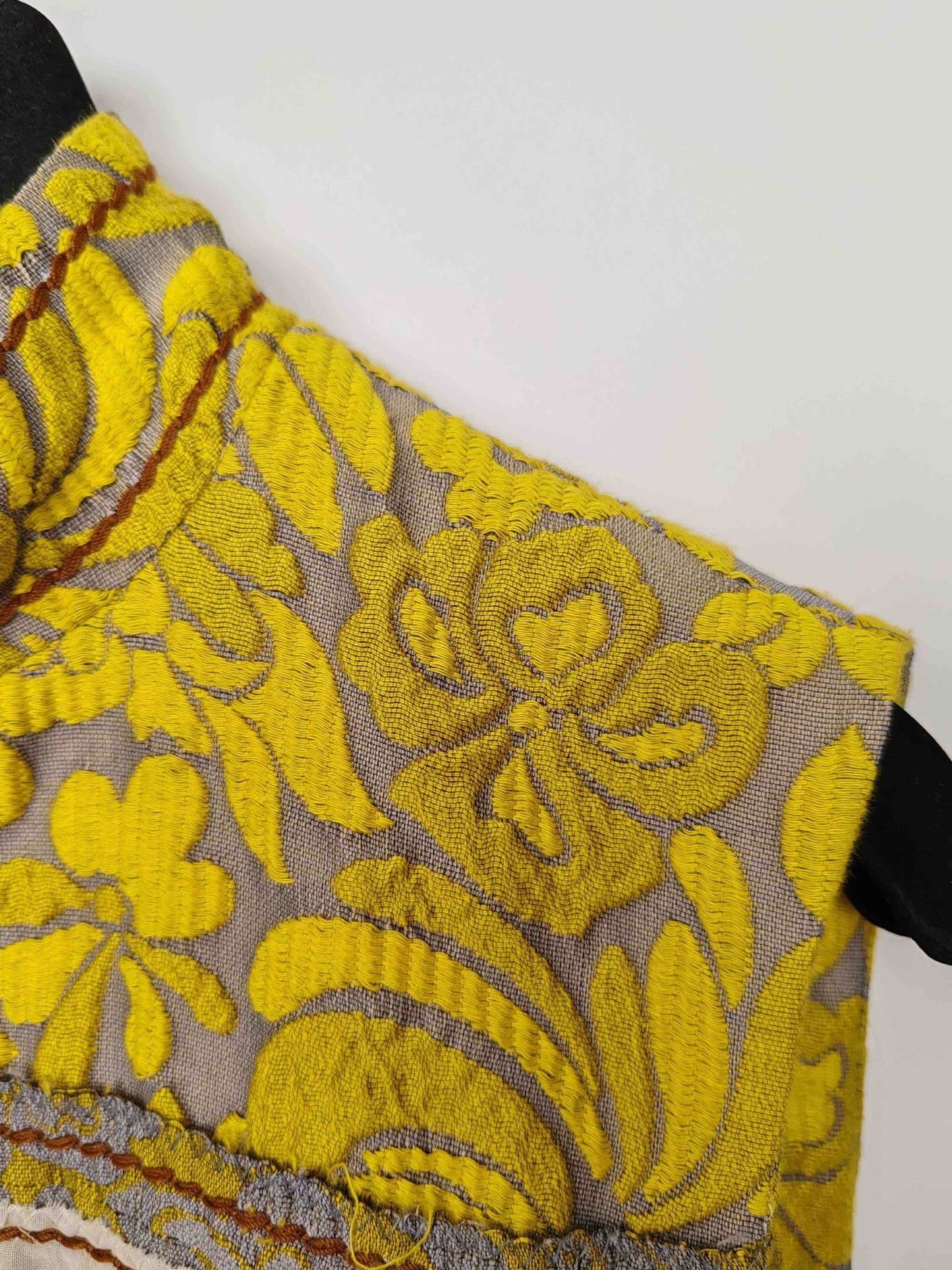 Prada Prada Floral Embroidered Sleeveless Top Size 38 Size XS / US 0-2 / IT 36-38 - 5 Thumbnail