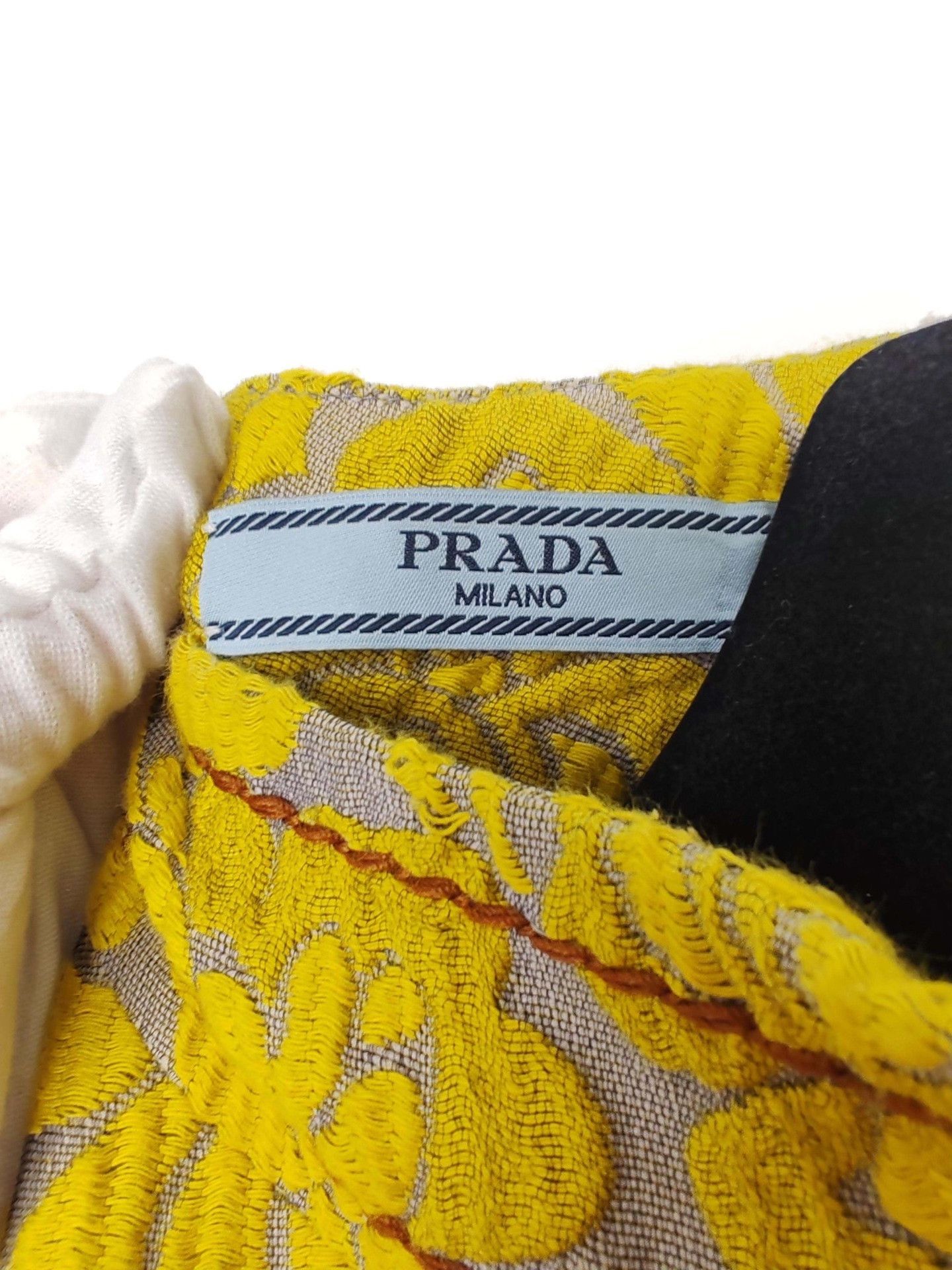 Prada Prada Floral Embroidered Sleeveless Top Size 38 Size XS / US 0-2 / IT 36-38 - 4 Thumbnail