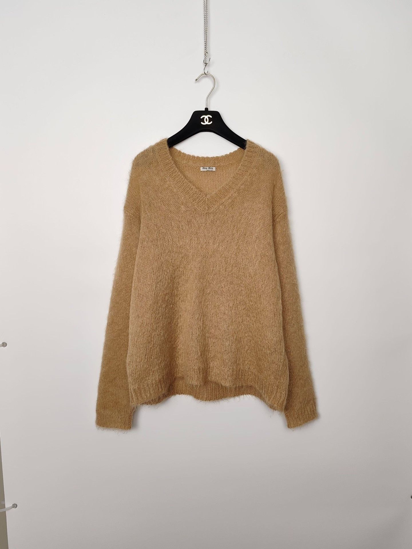 Miu Miu Miu Miu Mohair V-Neck Sweater Size 40 Size S / US 4 / IT 40 - 2 Thumbnail