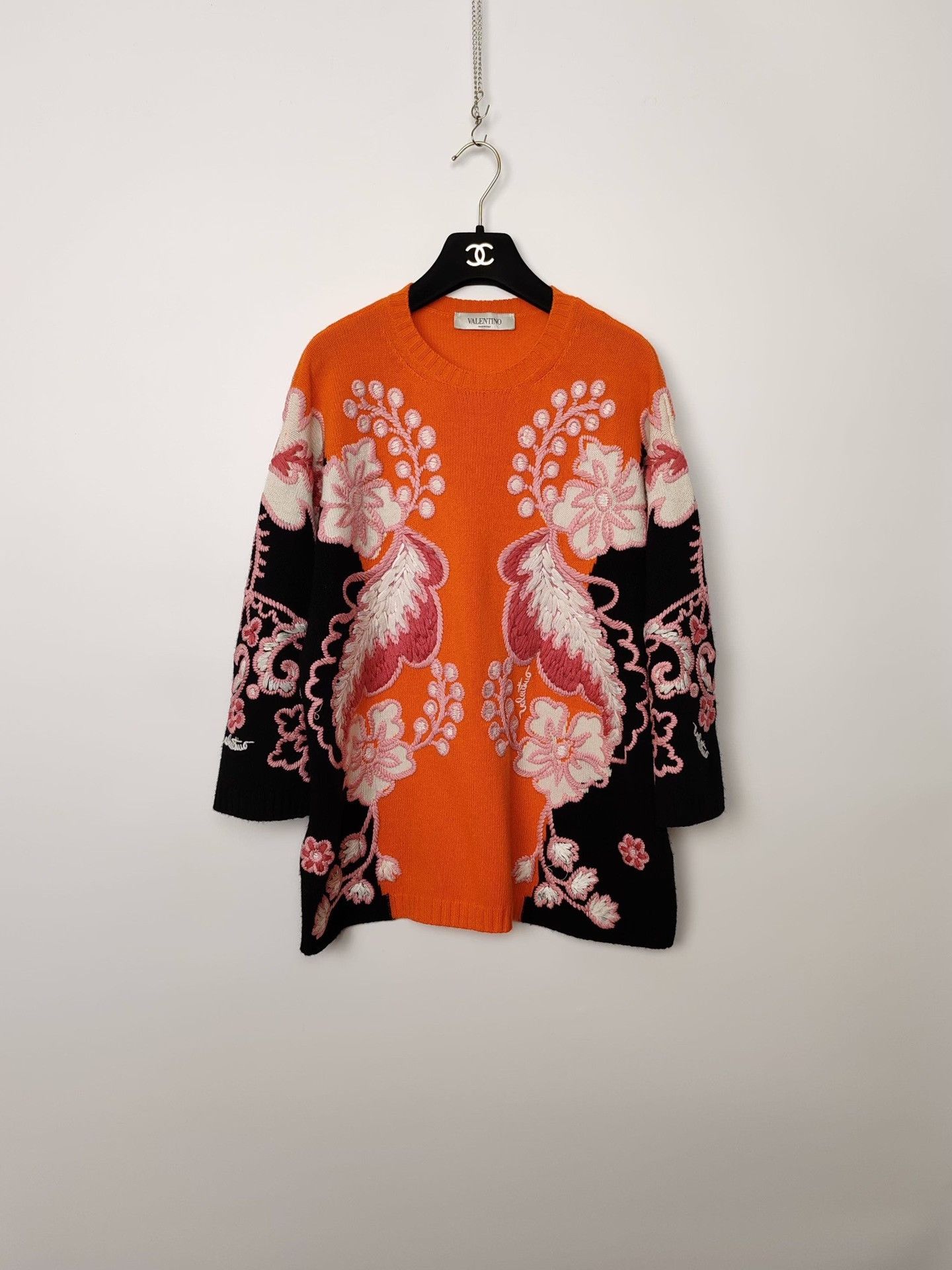 Valentino Valentino Floral Embroidered Sweater Size S Size S / US 4 / IT 40 - 2 Thumbnail