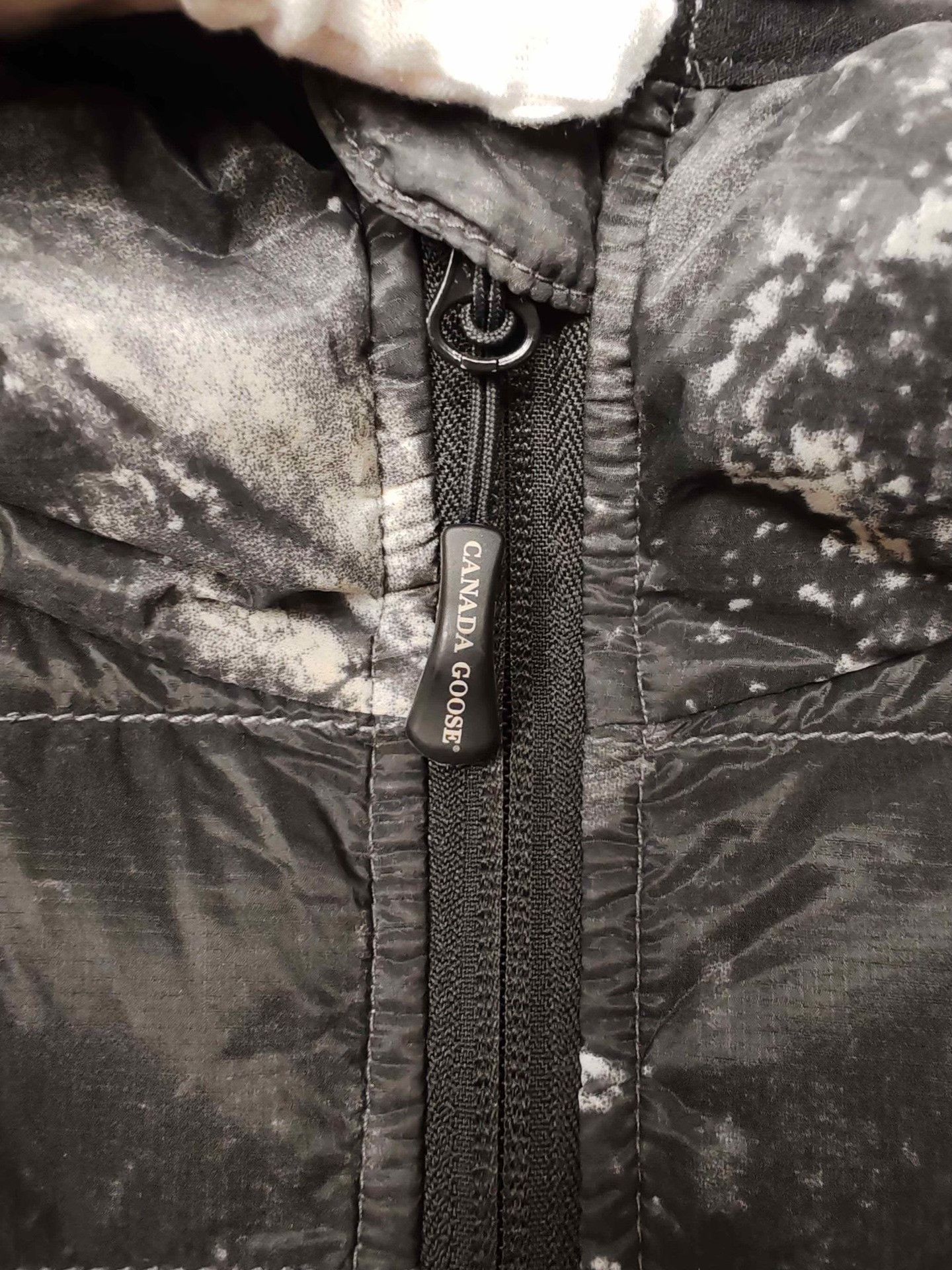 Canada Goose Canada Goose Printed Down Jacket Size S Size S / US 4 / IT 40 - 6 Thumbnail
