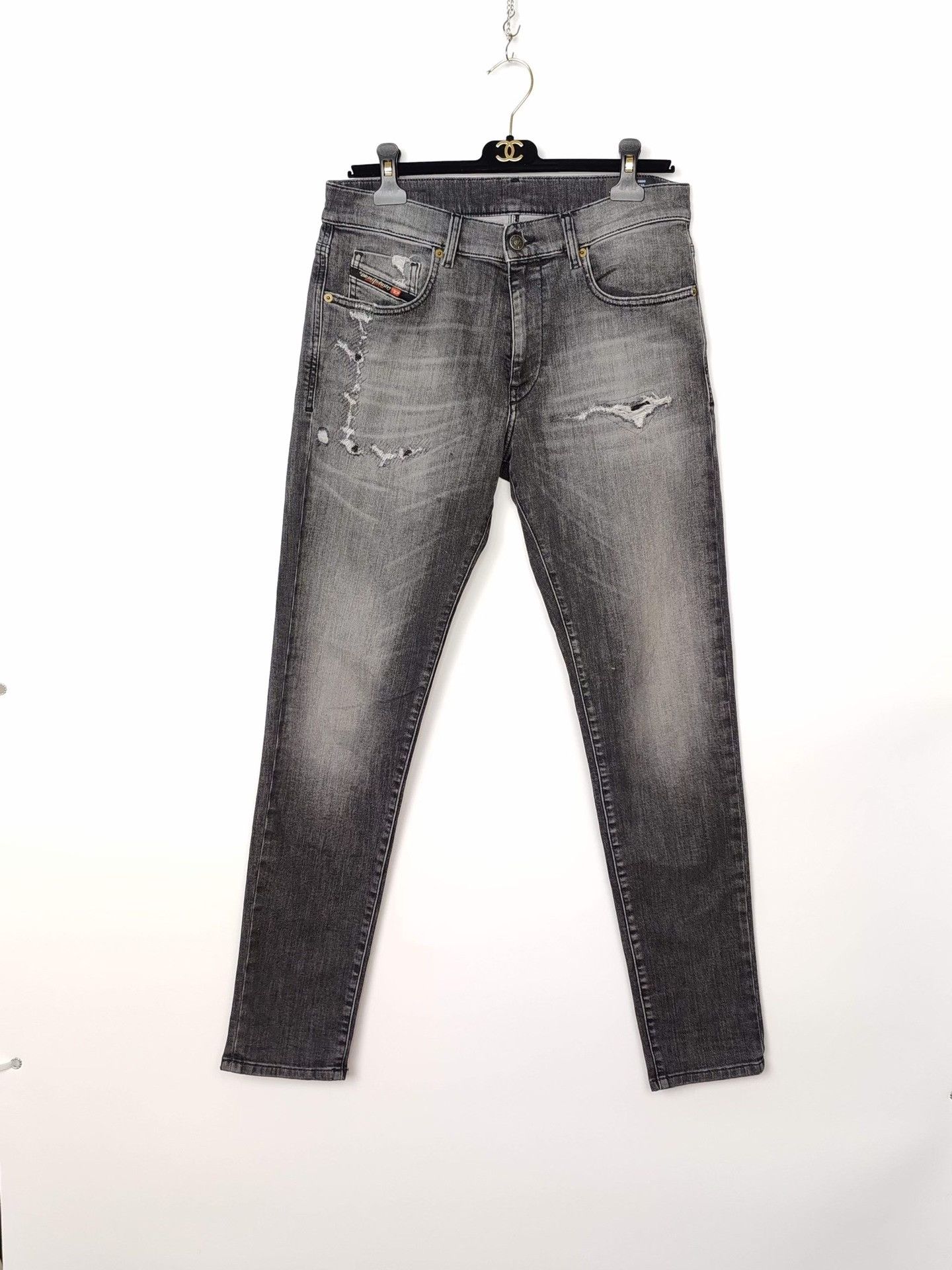 Diesel Diesel D-Strukt Jogg Distressed Jeans Size 31 Size US 31 - 2 Thumbnail