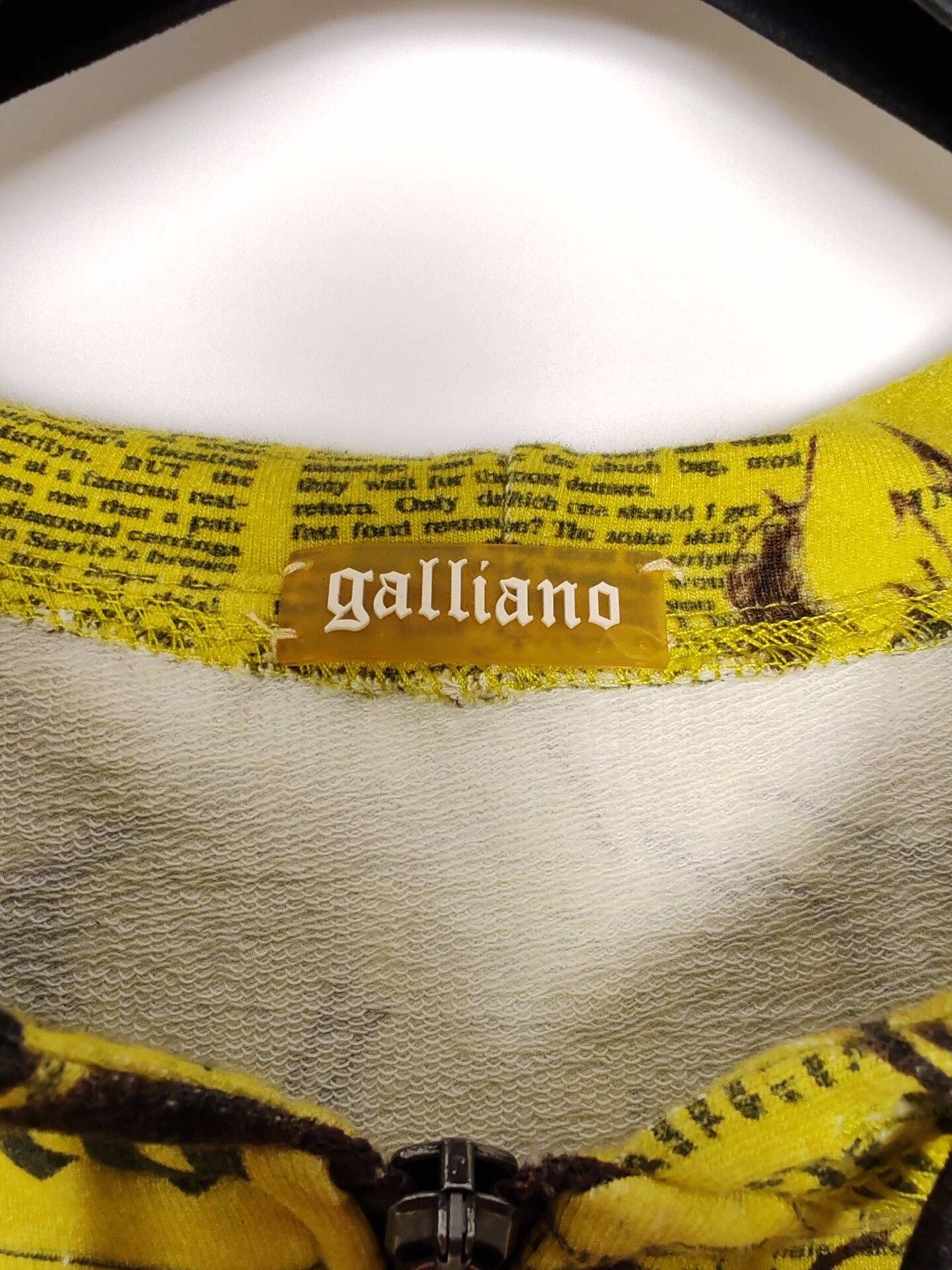 John Galliano John Galliano Newspaper Print Zip-Up Hoodie XS Size XS / US 0-2 / IT 36-38 - 4 Thumbnail
