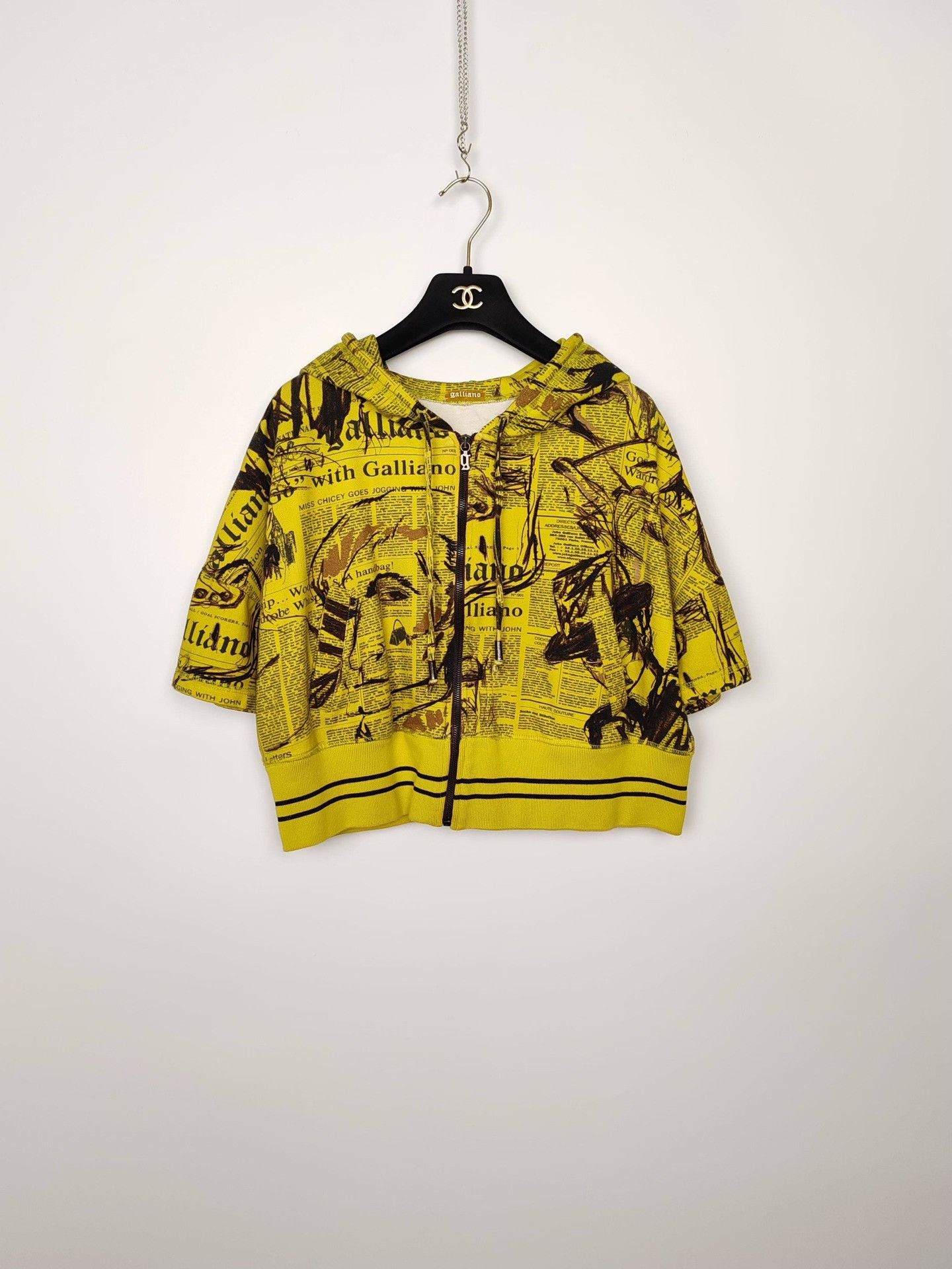 John Galliano John Galliano Newspaper Print Zip-Up Hoodie XS Size XS / US 0-2 / IT 36-38 - 2 Thumbnail