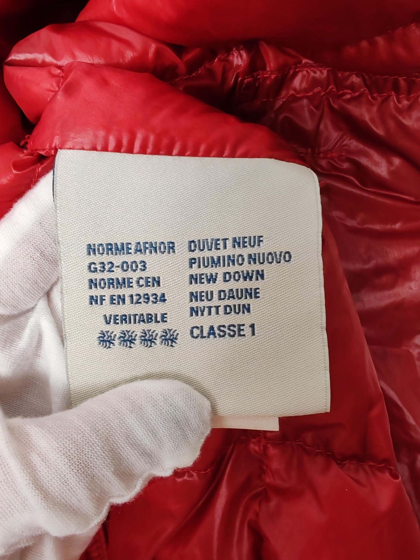 Moncler Moncler Logo Patch Down Jacket Red Size XXL Size US XXL / EU 58 / 5 - 7 Thumbnail