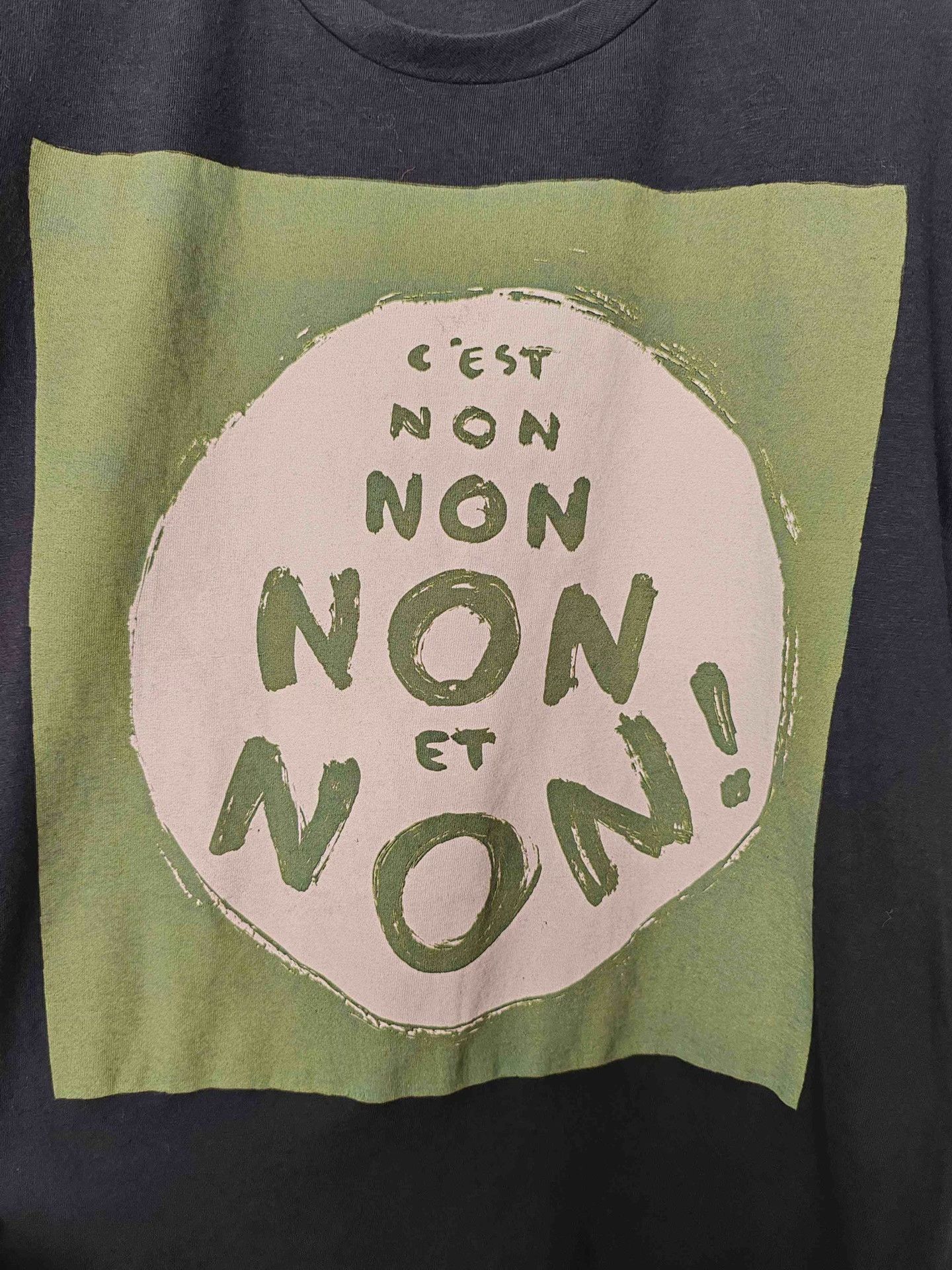 Dior Dior C'est Non Graphic T-Shirt Size XS Size US XS / EU 42 / 0 - 5 Thumbnail