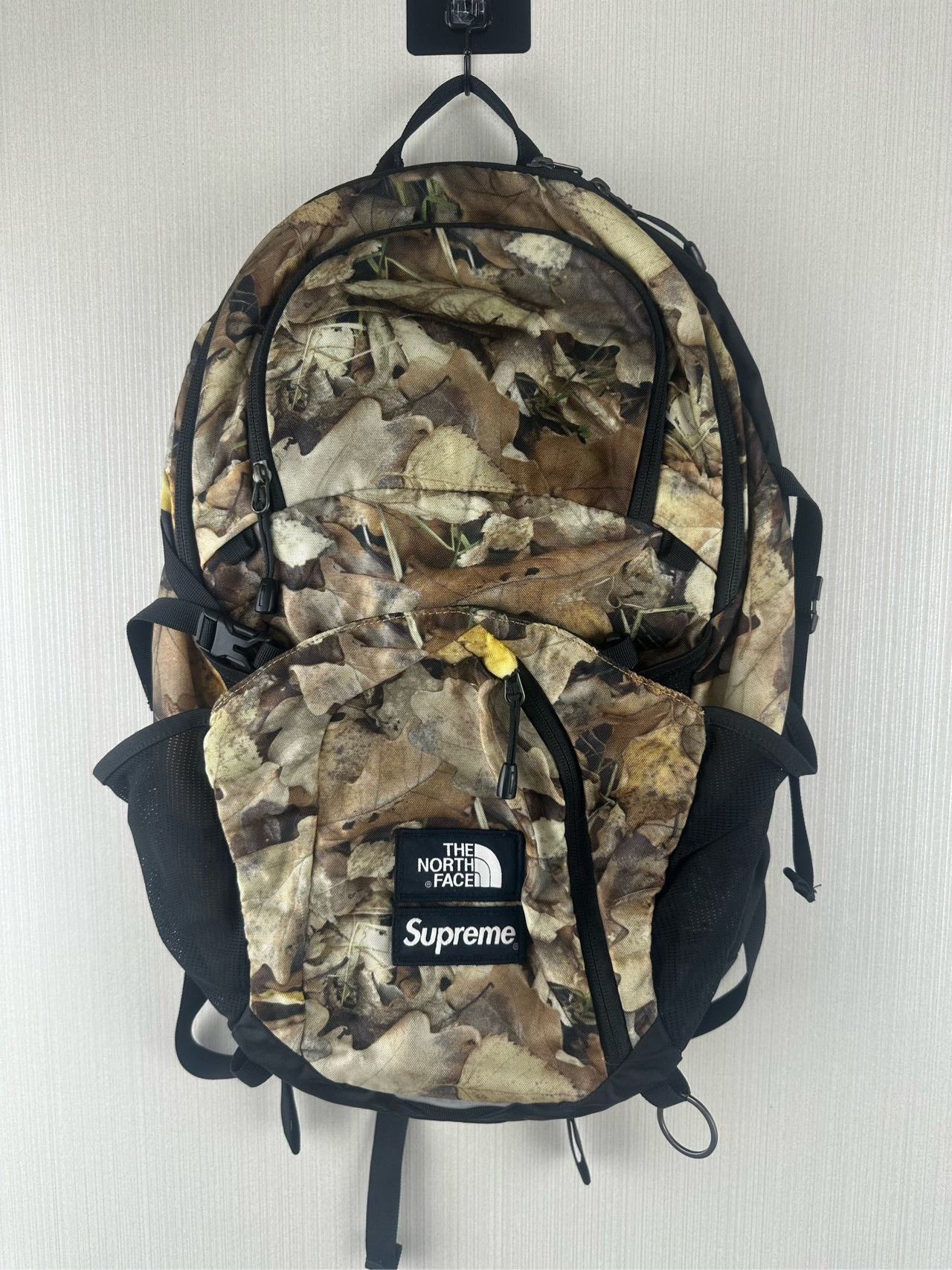 Supreme Supreme x The North Face Leaf Camo Backpack One Size Size ONE SIZE - 2 Thumbnail