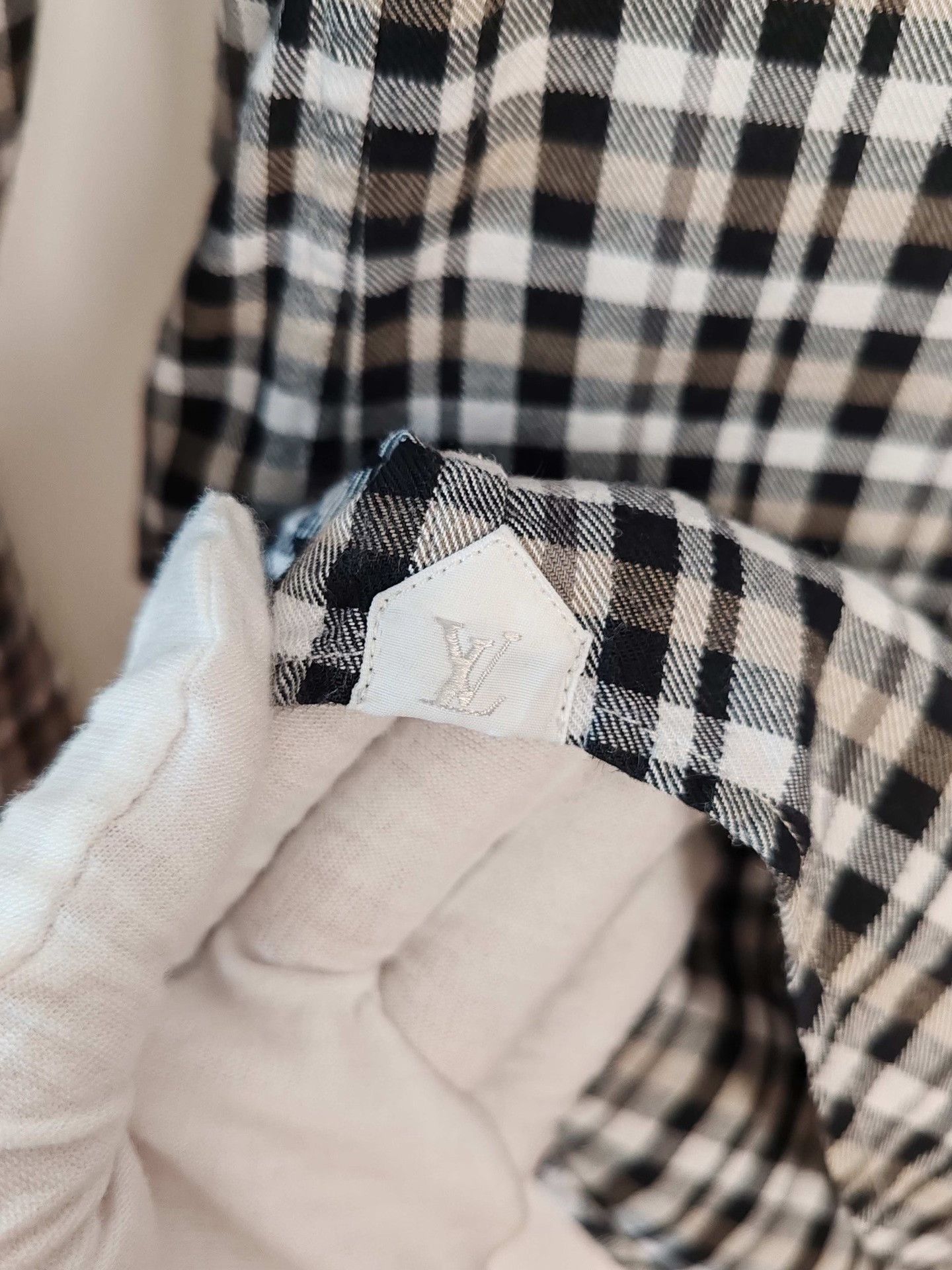 Louis Vuitton Louis Vuitton Checked Button Up Shirt Size XS Size US XS / EU 42 / 0 - 7 Thumbnail
