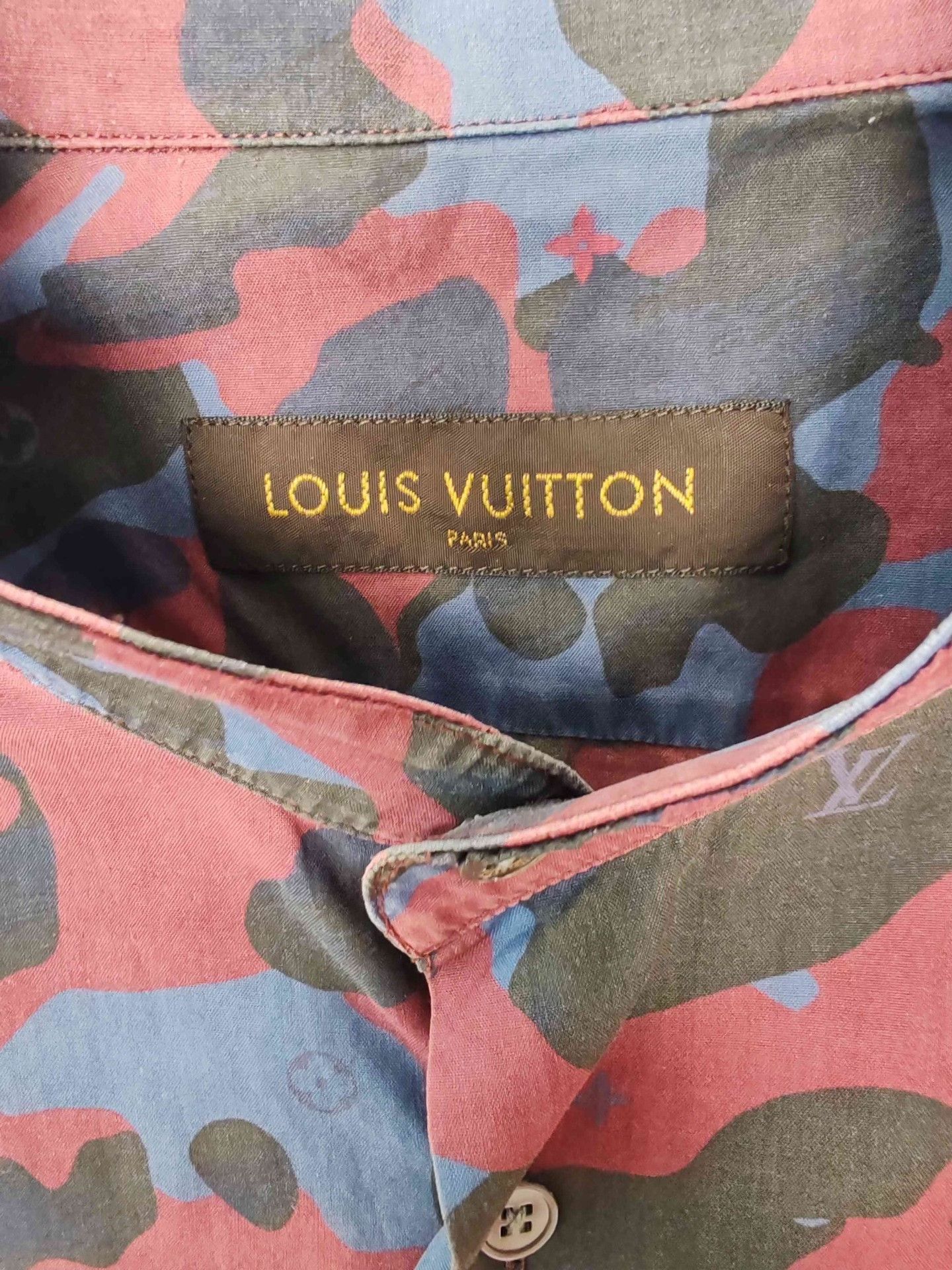 Louis Vuitton Louis Vuitton Camo Print Shirt Size L Size US L / EU 52-54 / 3 - 4 Thumbnail