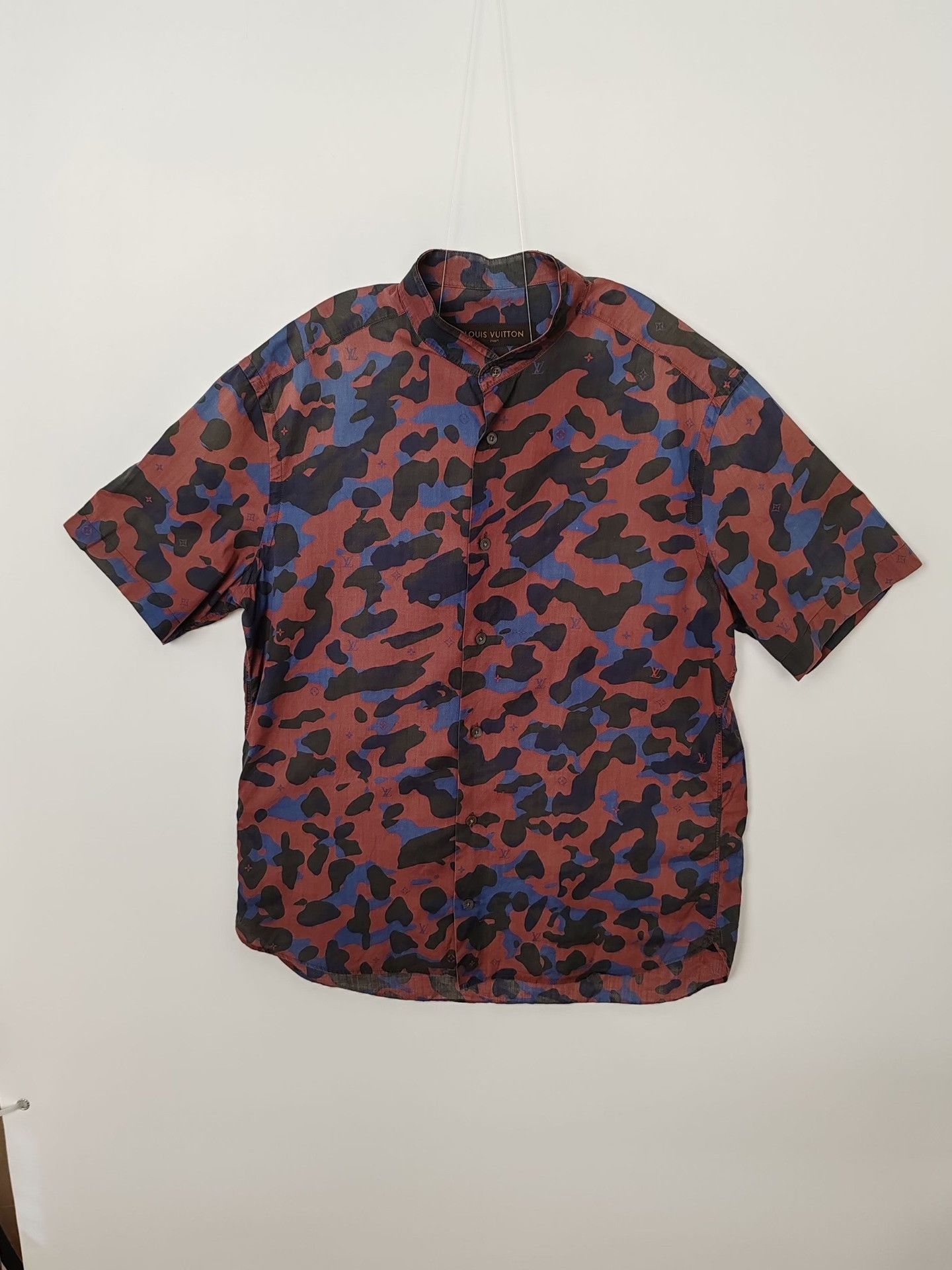 Louis Vuitton Louis Vuitton Camo Print Shirt Size L Size US L / EU 52-54 / 3 - 2 Thumbnail