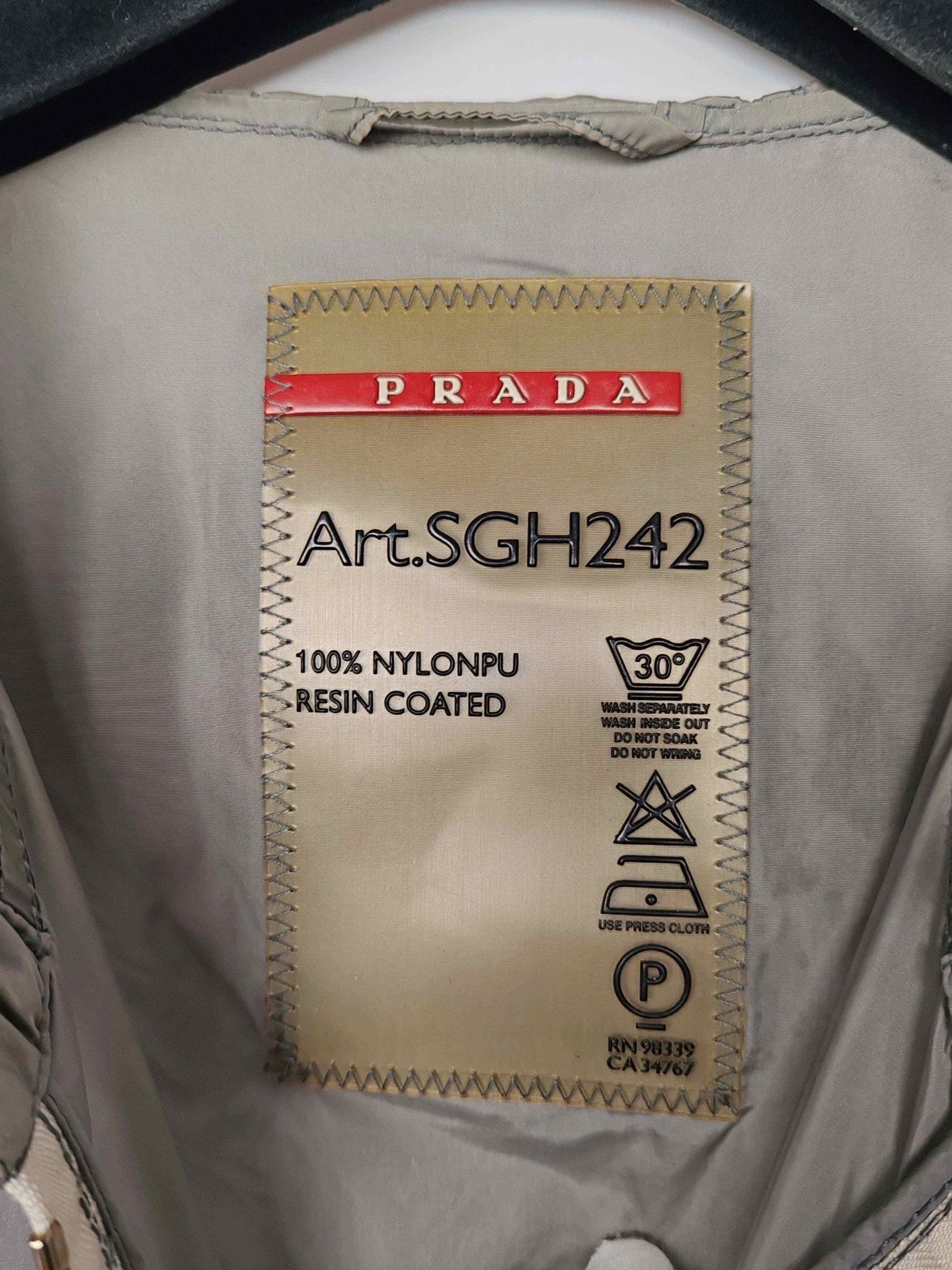 Prada Prada Nylon Metal Triangle Logo Jacket Size S Size US S / EU 44-46 / 1 - 4 Thumbnail