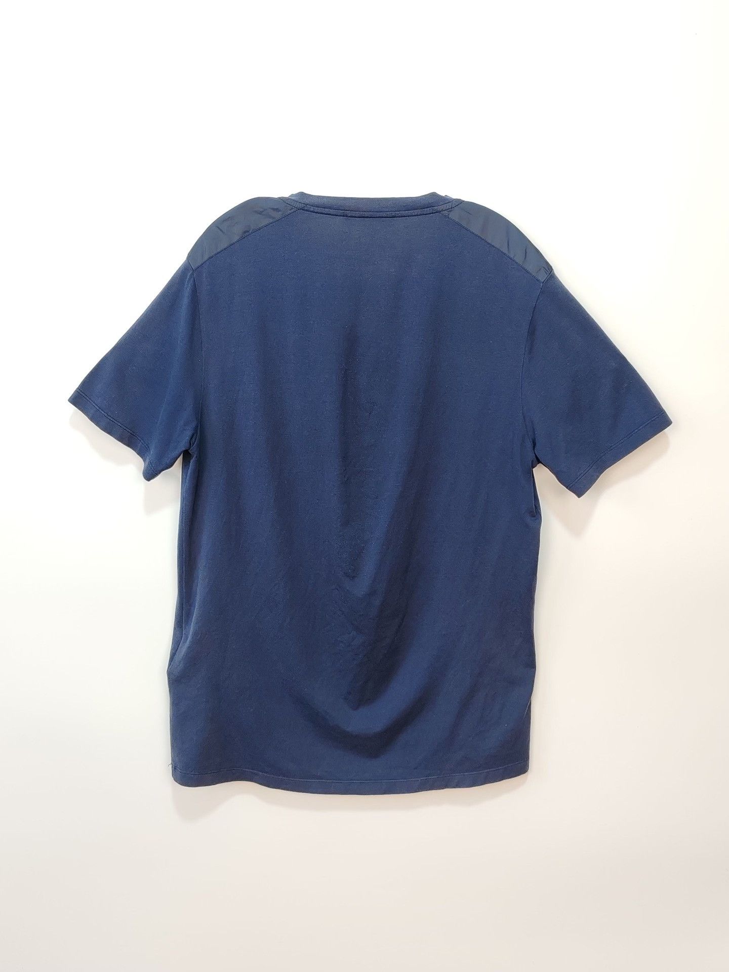 Prada Prada Rubber Logo Pocket V-Neck T-Shirt Size S Size US S / EU 44-46 / 1 - 3 Thumbnail
