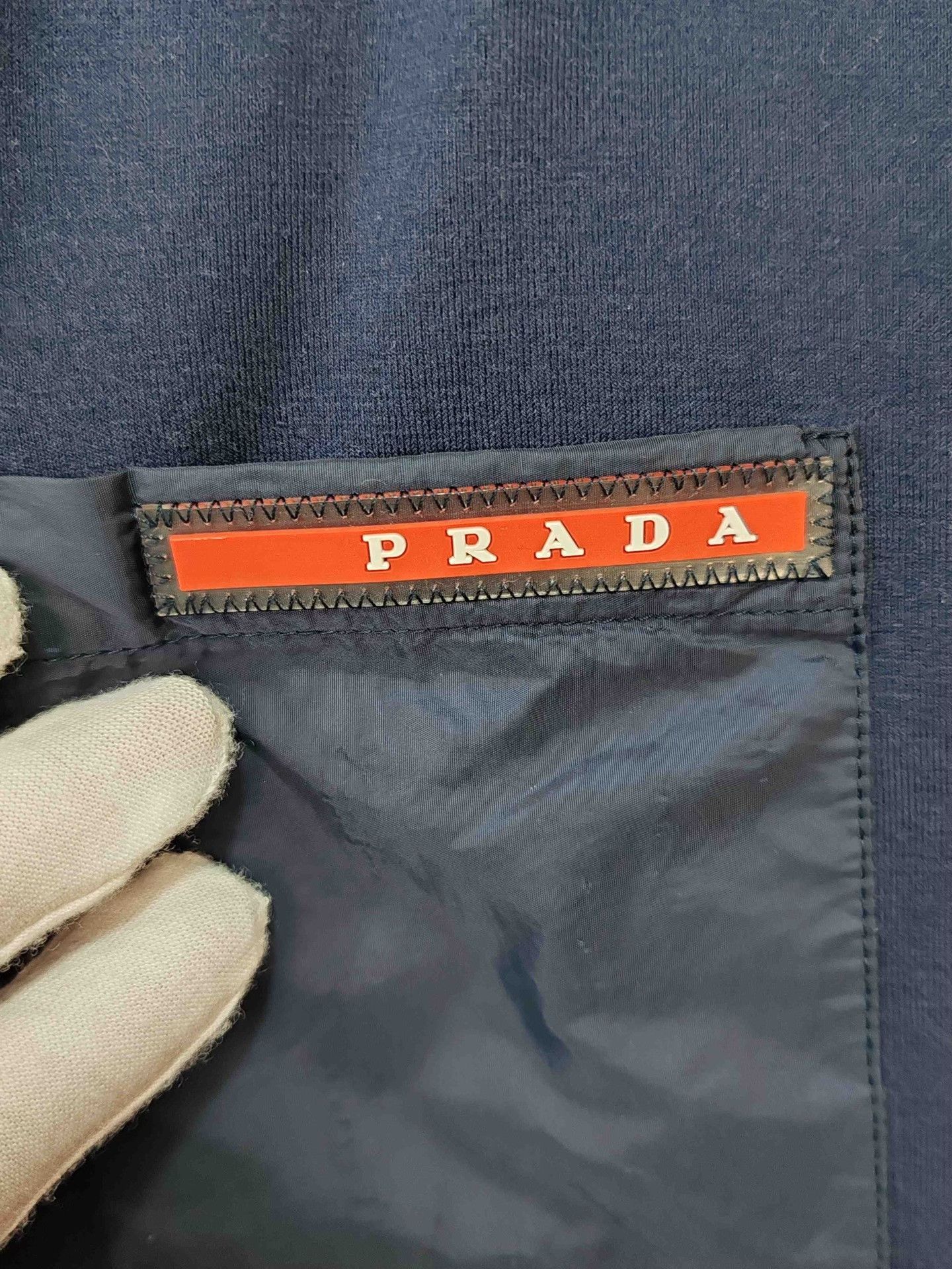 Prada Prada Rubber Logo Pocket V-Neck T-Shirt Size S Size US S / EU 44-46 / 1 - 5 Thumbnail