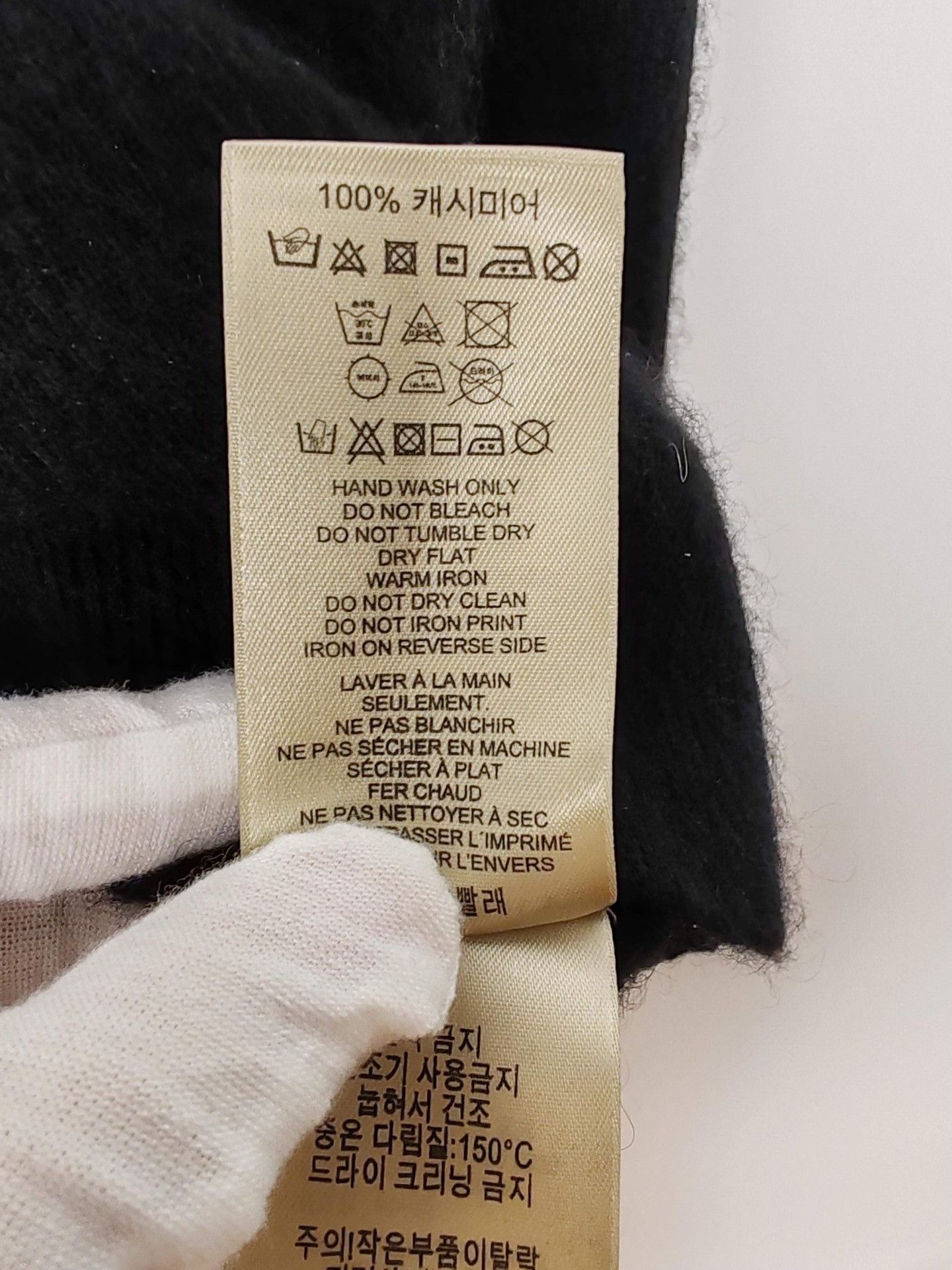Burberry Burberry Cashmere V-Neck Sweater Size S Size S / US 4 / IT 40 - 6 Thumbnail