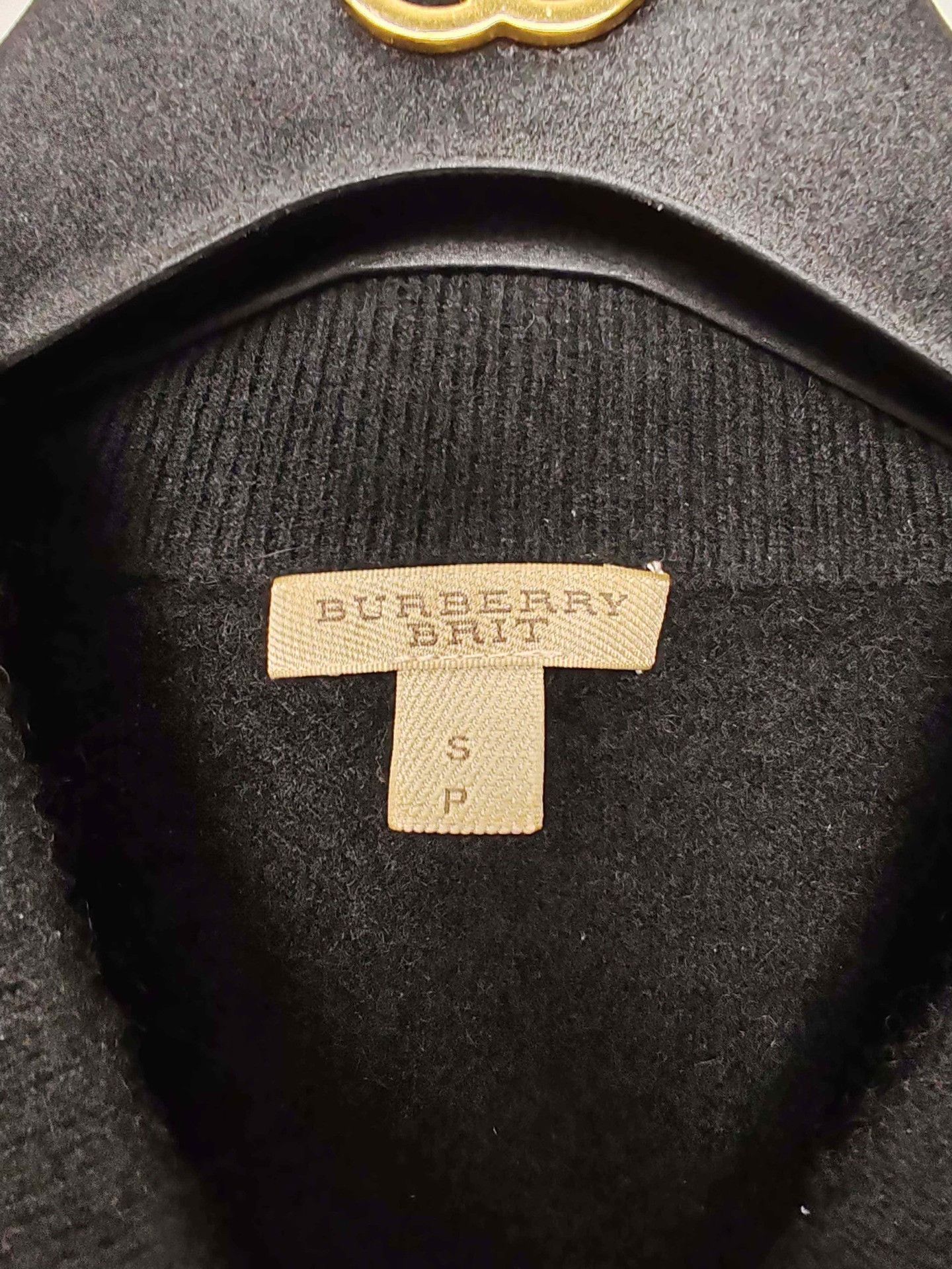 Burberry Burberry Cashmere V-Neck Sweater Size S Size S / US 4 / IT 40 - 4 Thumbnail