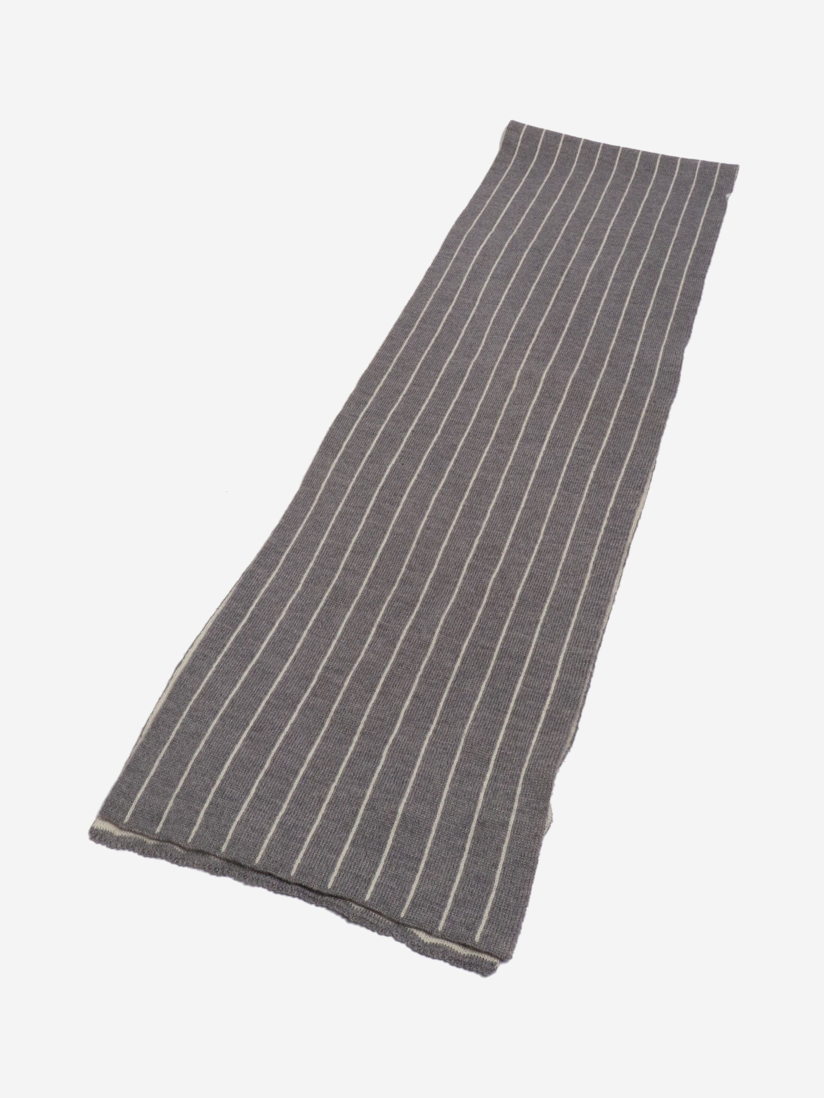 Other Grey and white striped knit scarf Size ONE SIZE - 2 Thumbnail