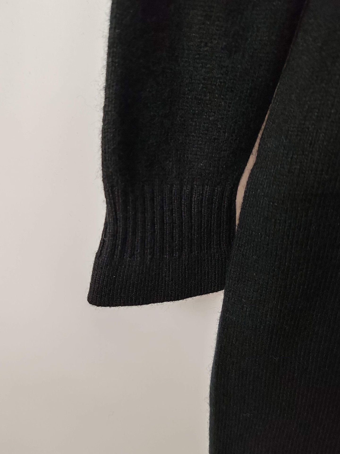 Chanel Chanel Heart Button Cashmere Knit Dress Size 40 Size M / US 6-8 / IT 42-44 - 7 Thumbnail