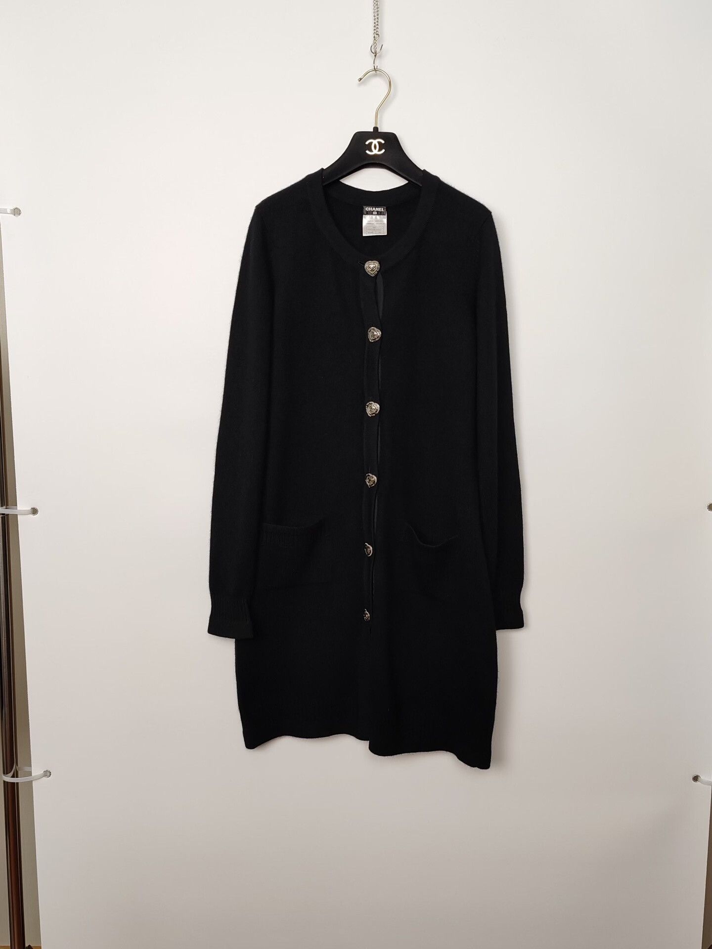 Chanel Chanel Heart Button Cashmere Knit Dress Size 40 Size M / US 6-8 / IT 42-44 - 2 Thumbnail