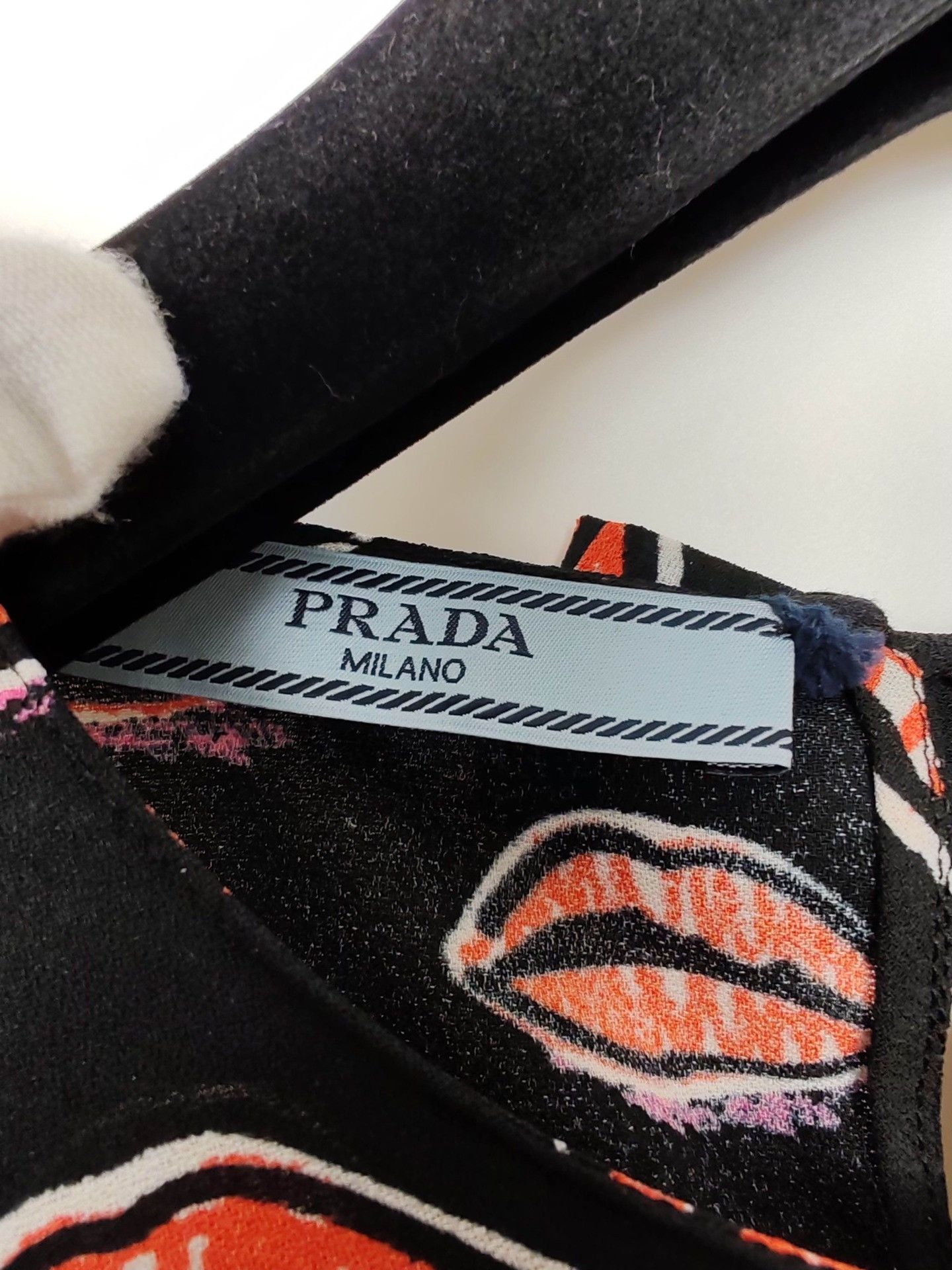 Prada Prada Lips Print Blouse Size 38 Size XS / US 0-2 / IT 36-38 - 4 Thumbnail