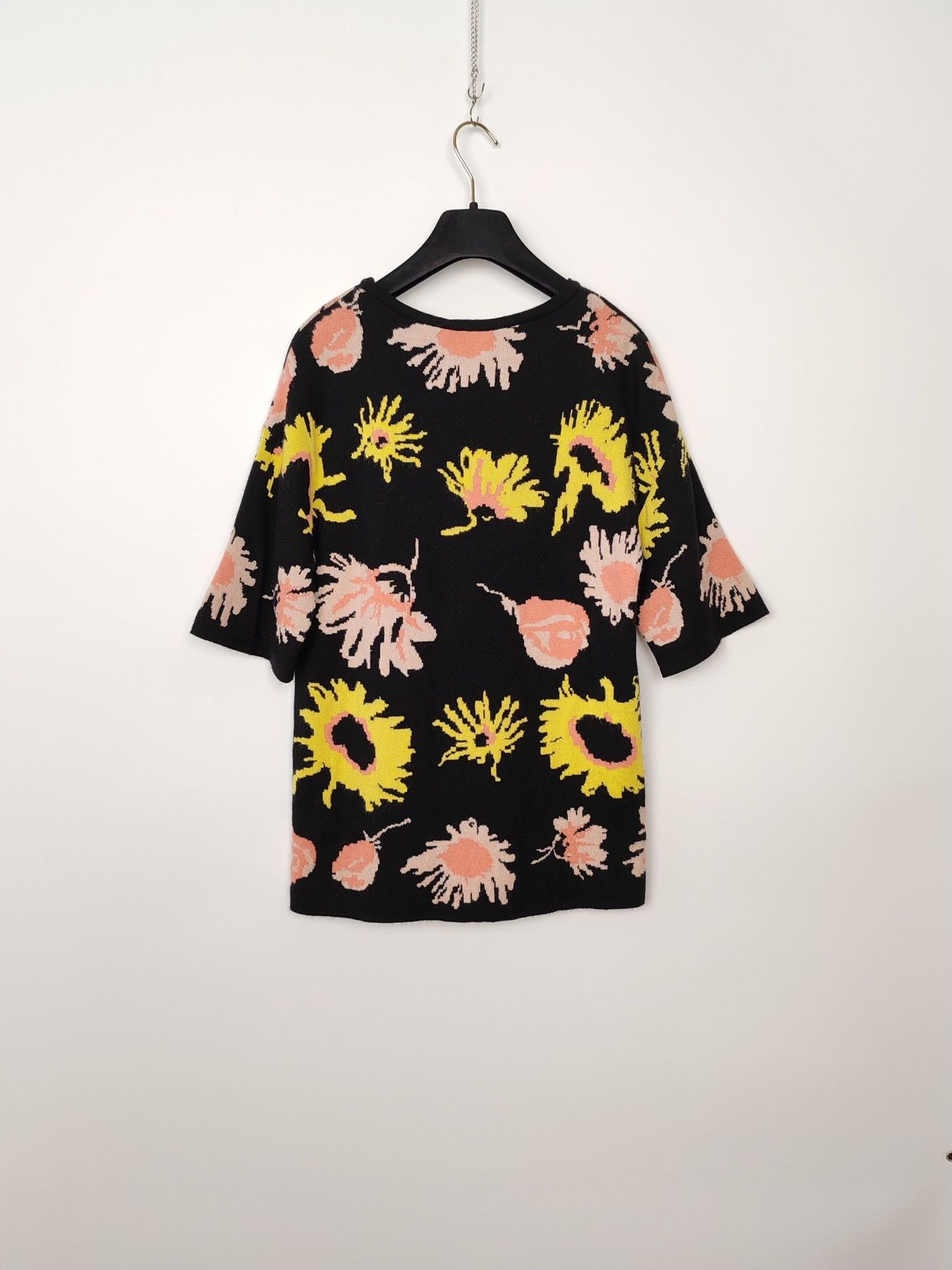 Moschino Moschino Floral Knit Sweater Size 42 Size M / US 6-8 / IT 42-44 - 3 Thumbnail