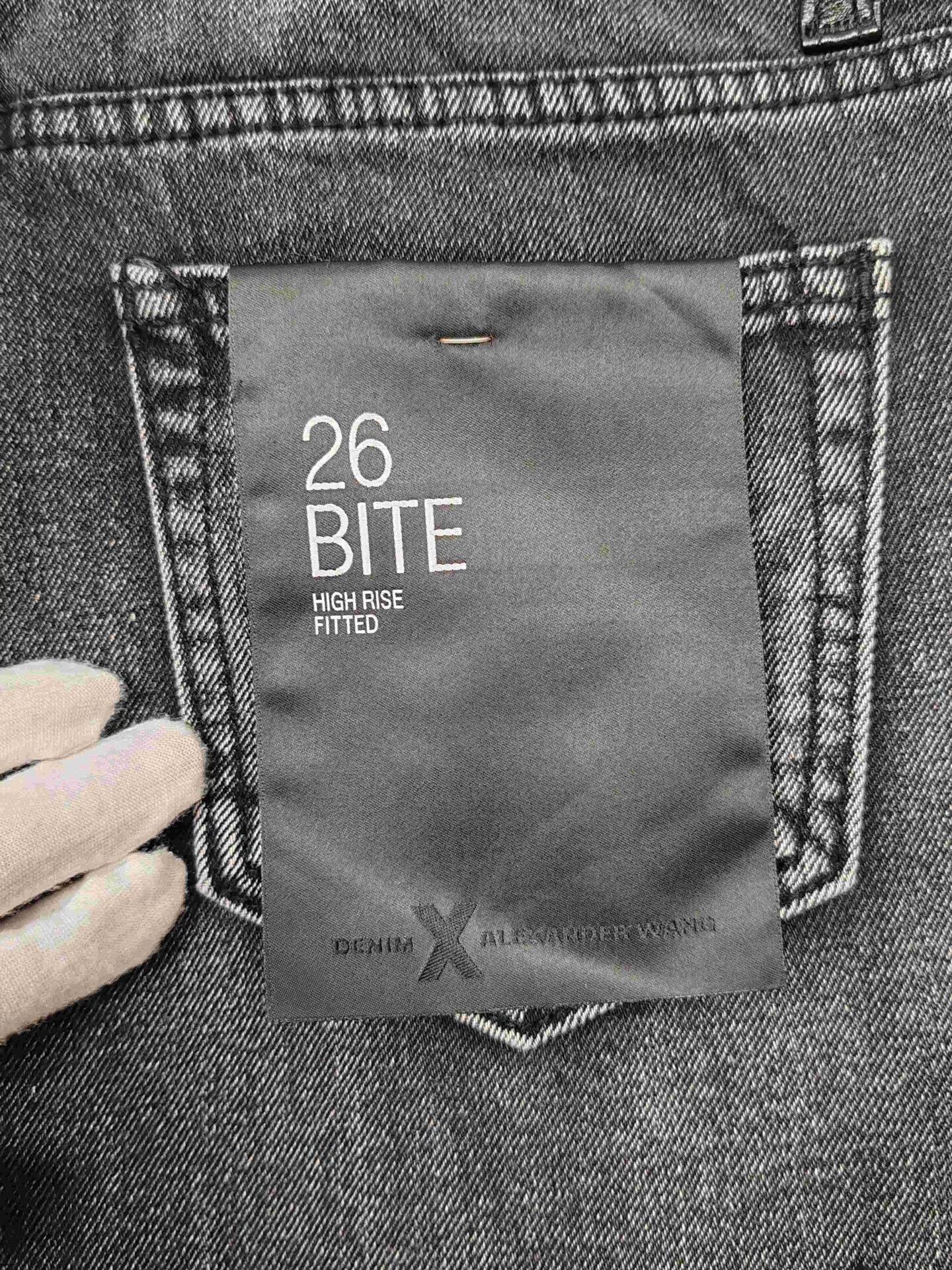 Alexander Wang Alexander Wang Bite Denim Shorts Size 26 Size 26" / US 2 / IT 38 - 7 Thumbnail
