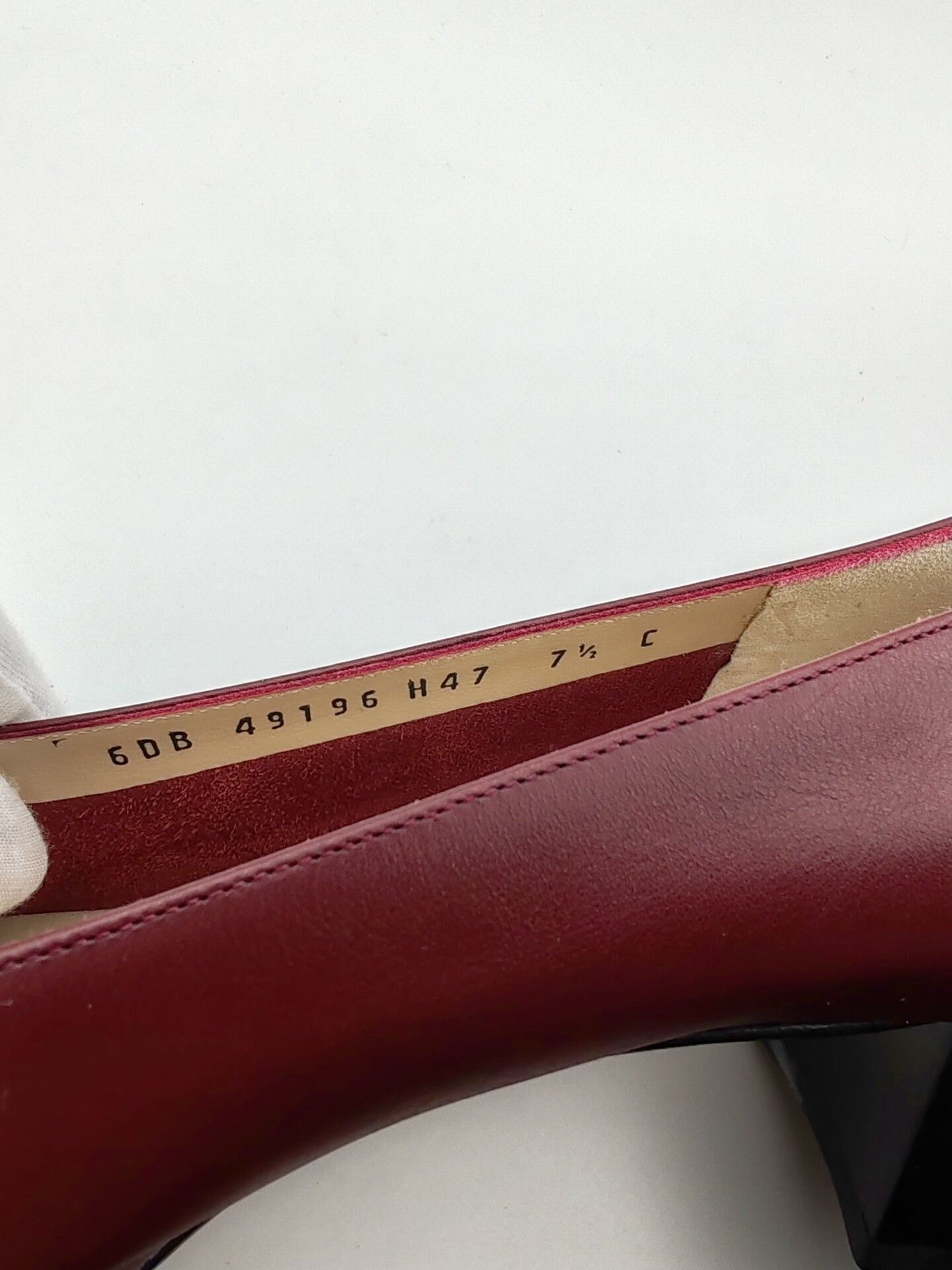 Salvatore Ferragamo Salvatore Ferragamo Burgundy Cartolina Block Heels Size 7.5 Size US 7.5 / IT 37.5 - 7 Thumbnail