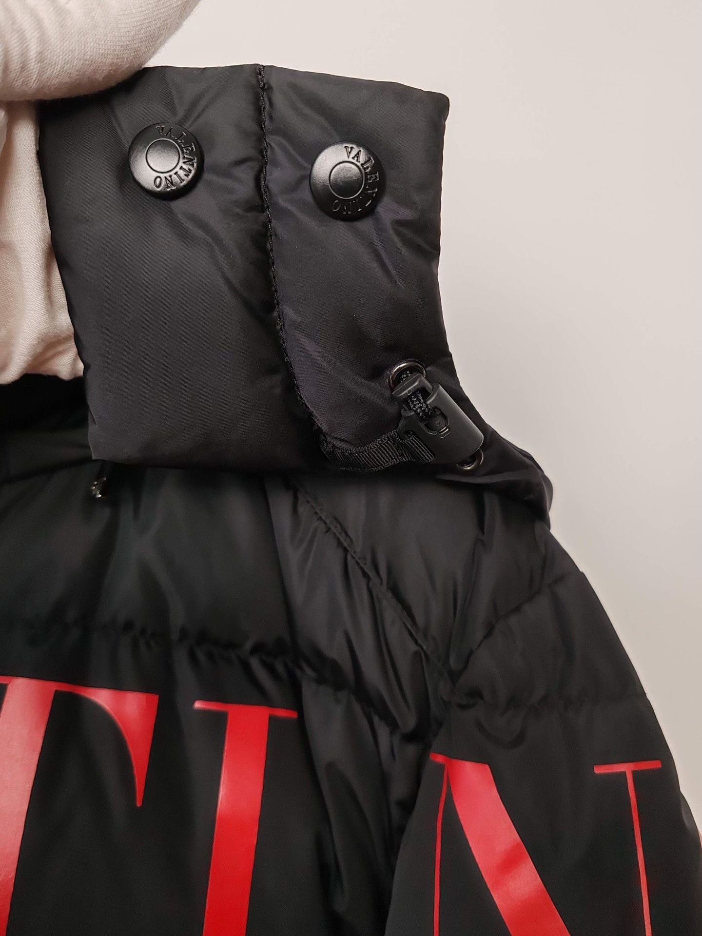 Valentino Valentino Red Logo Puffer Jacket Size M Size US M / EU 48-50 / 2 - 7 Thumbnail