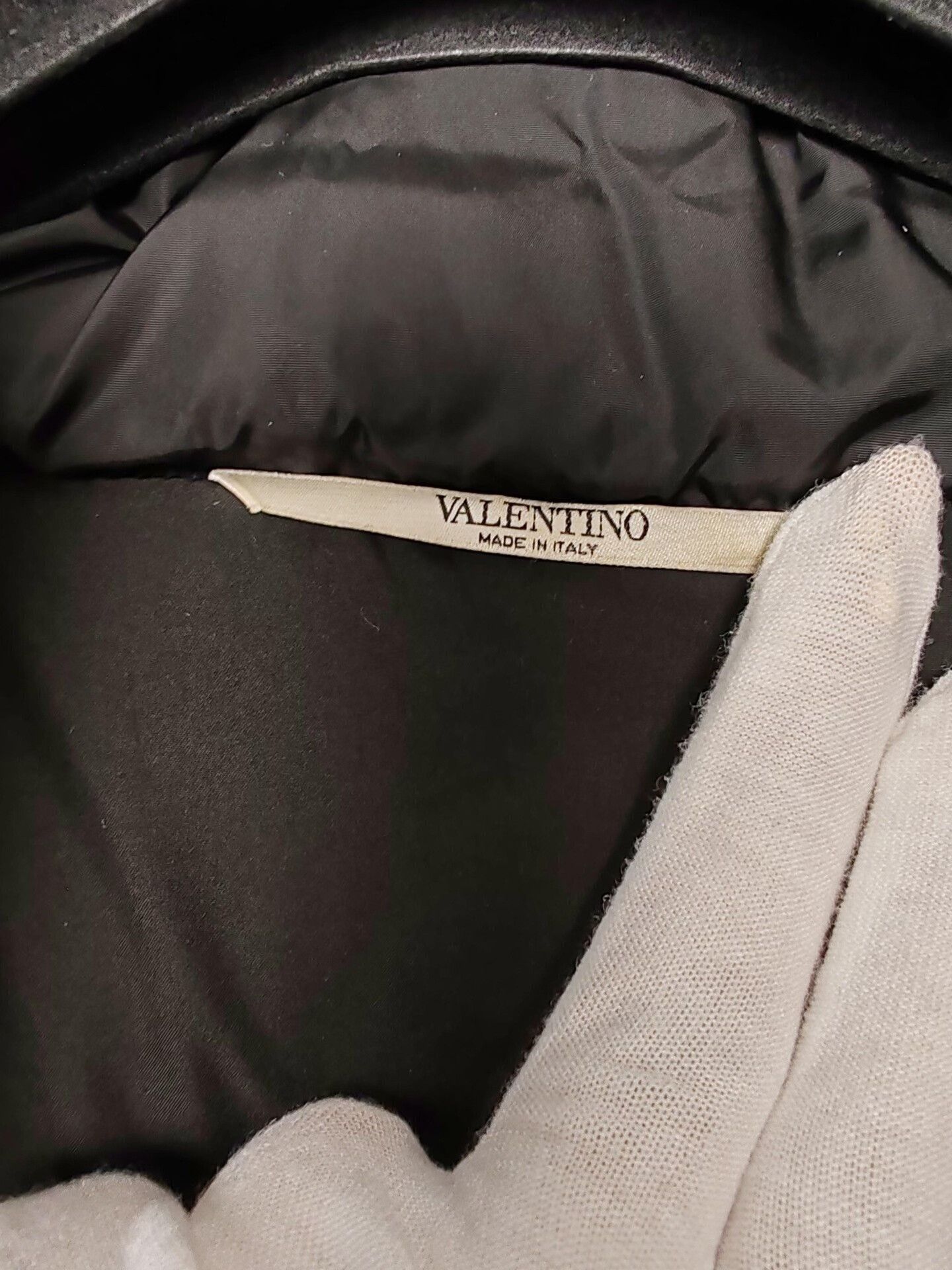 Valentino Valentino Red Logo Puffer Jacket Size M Size US M / EU 48-50 / 2 - 5 Thumbnail