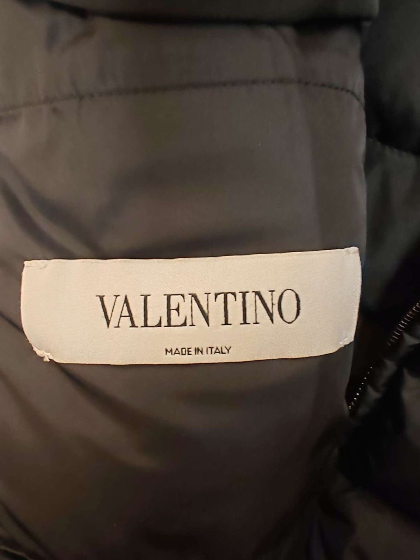 Valentino Valentino Red Logo Puffer Jacket Size M Size US M / EU 48-50 / 2 - 4 Thumbnail