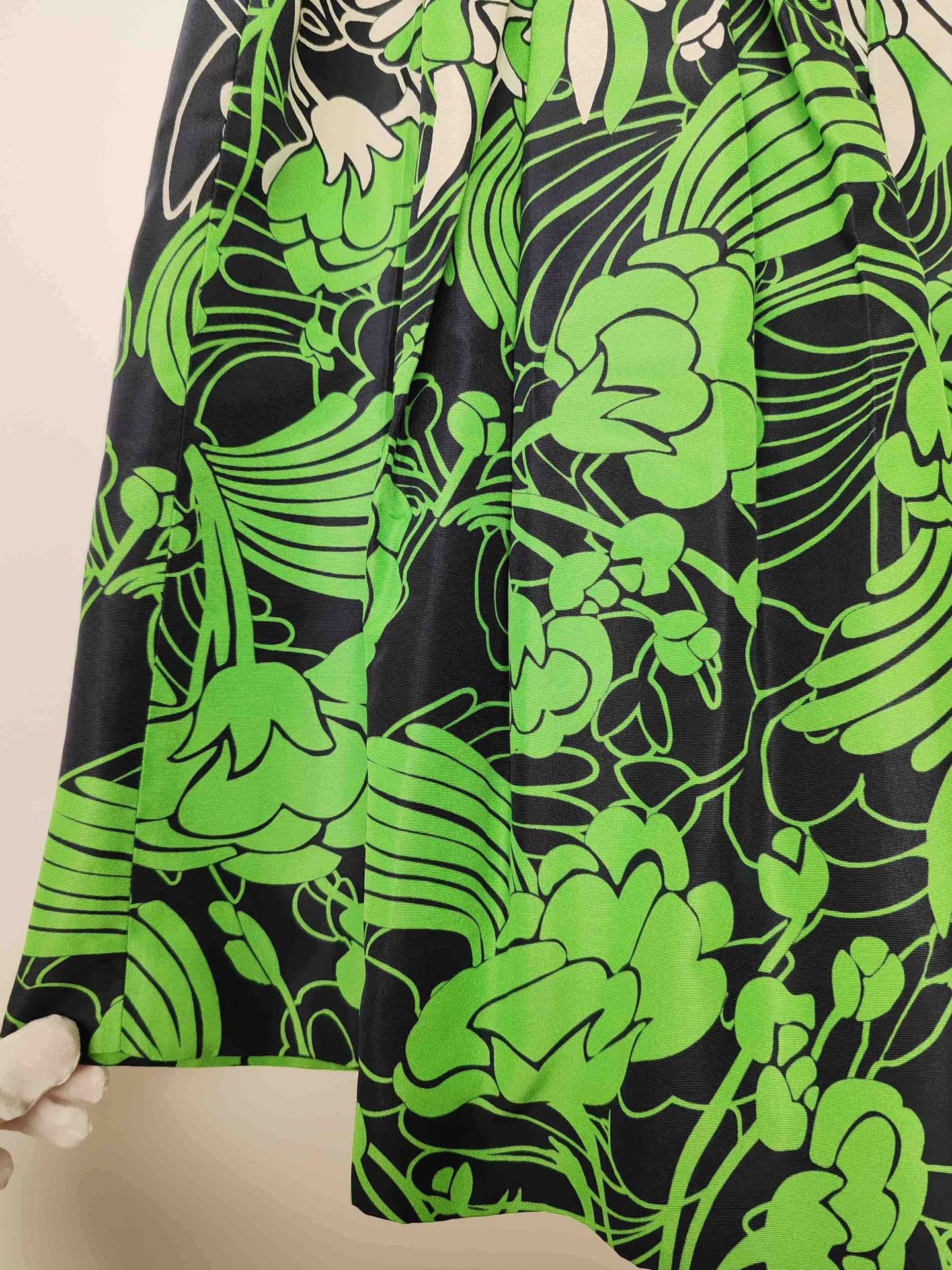 Miu Miu Miu Miu Floral Silk Mini Skirt Size 42 Size 28" / US 6 / IT 42 - 5 Thumbnail