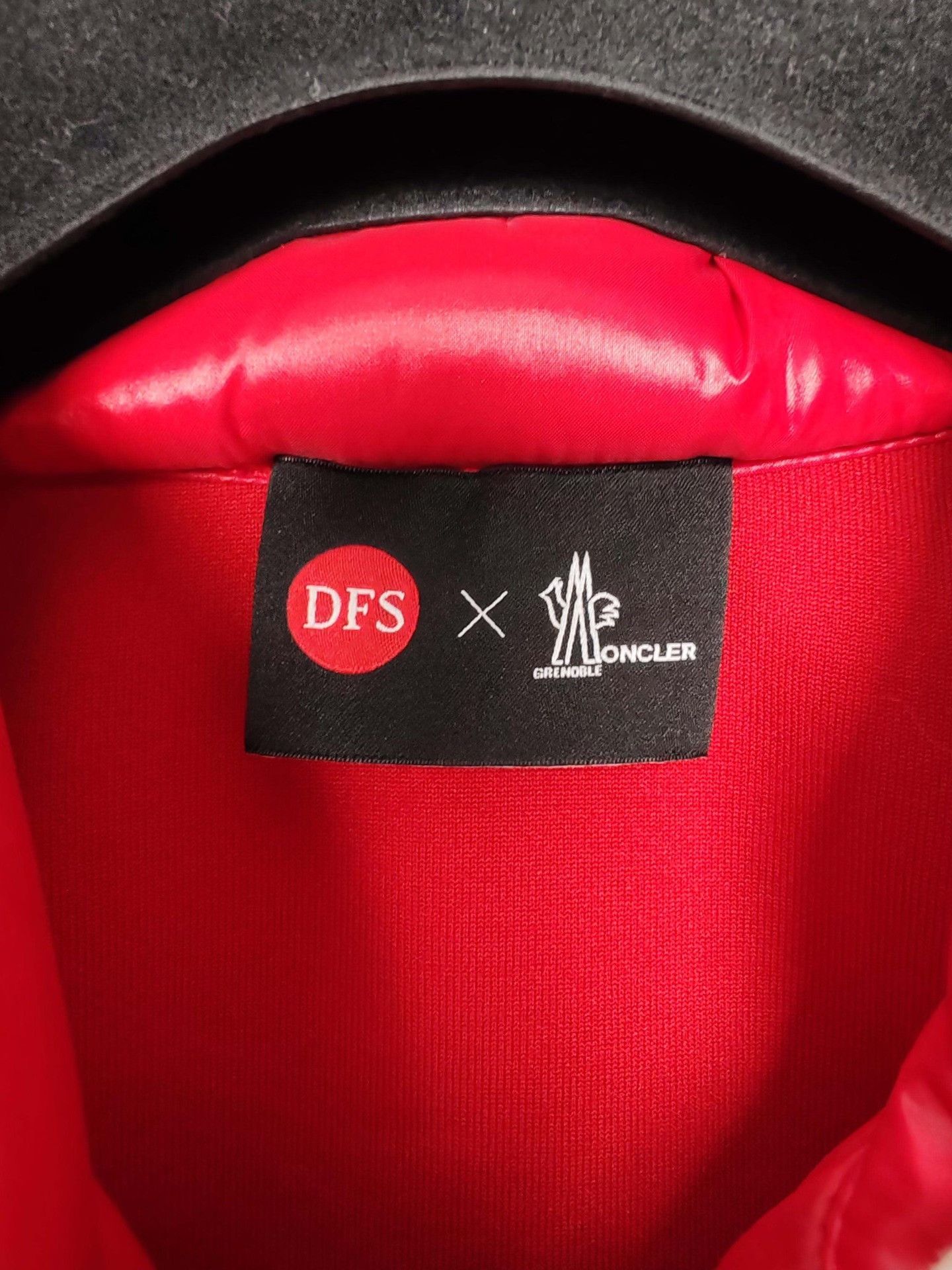 Moncler Moncler x DFS Grenoble Hybrid Jacket Size S Size S / US 4 / IT 40 - 4 Thumbnail