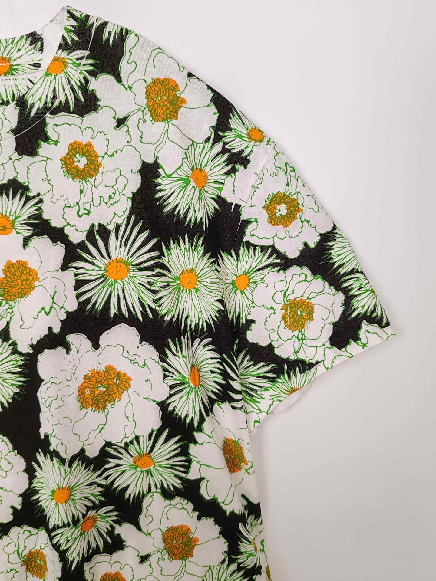 Prada Prada Floral Print T-Shirt XXL Size US XXL / EU 58 / 5 - 5 Thumbnail